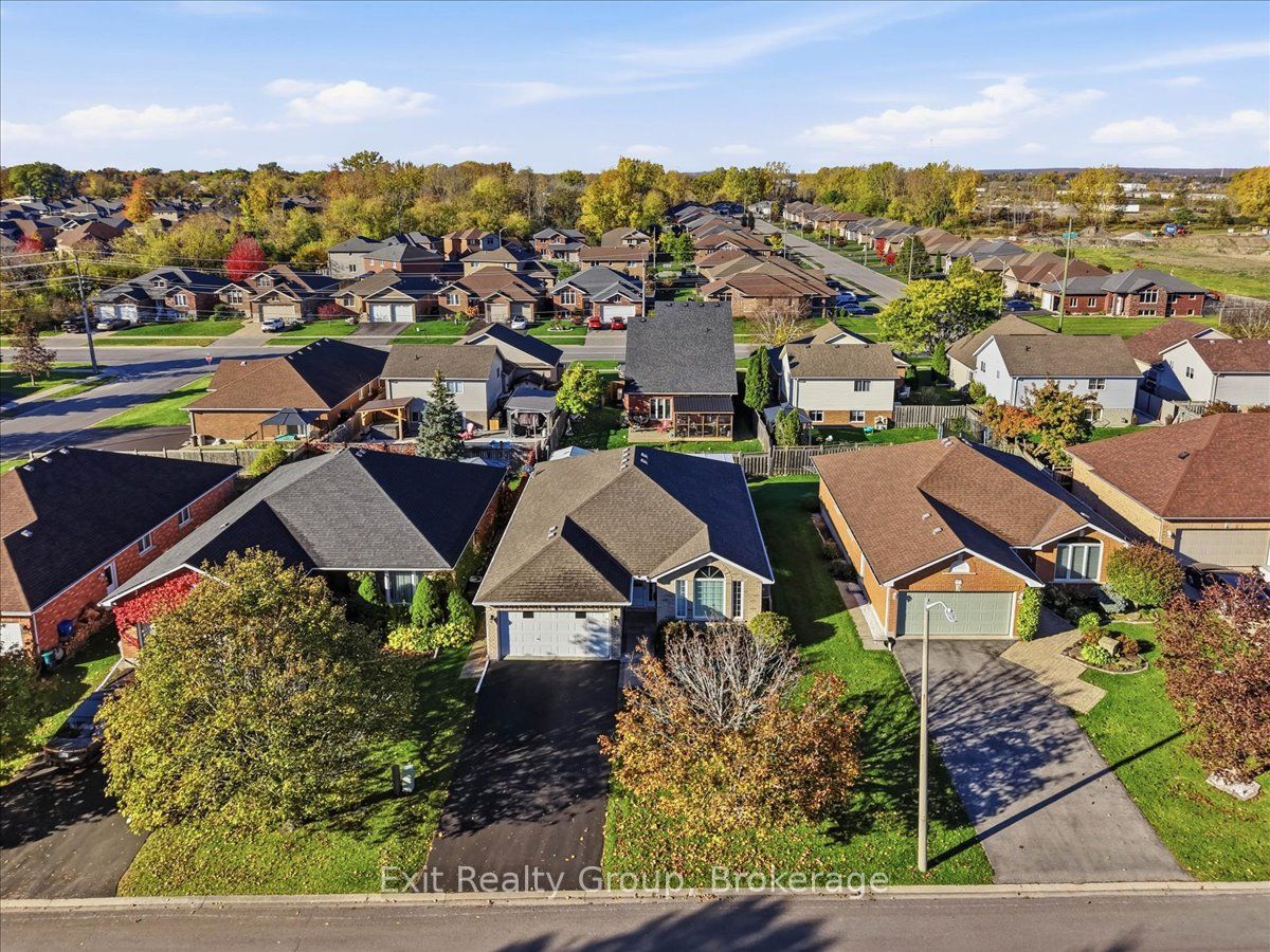 6 Hemlock Crescent Property Photo 40