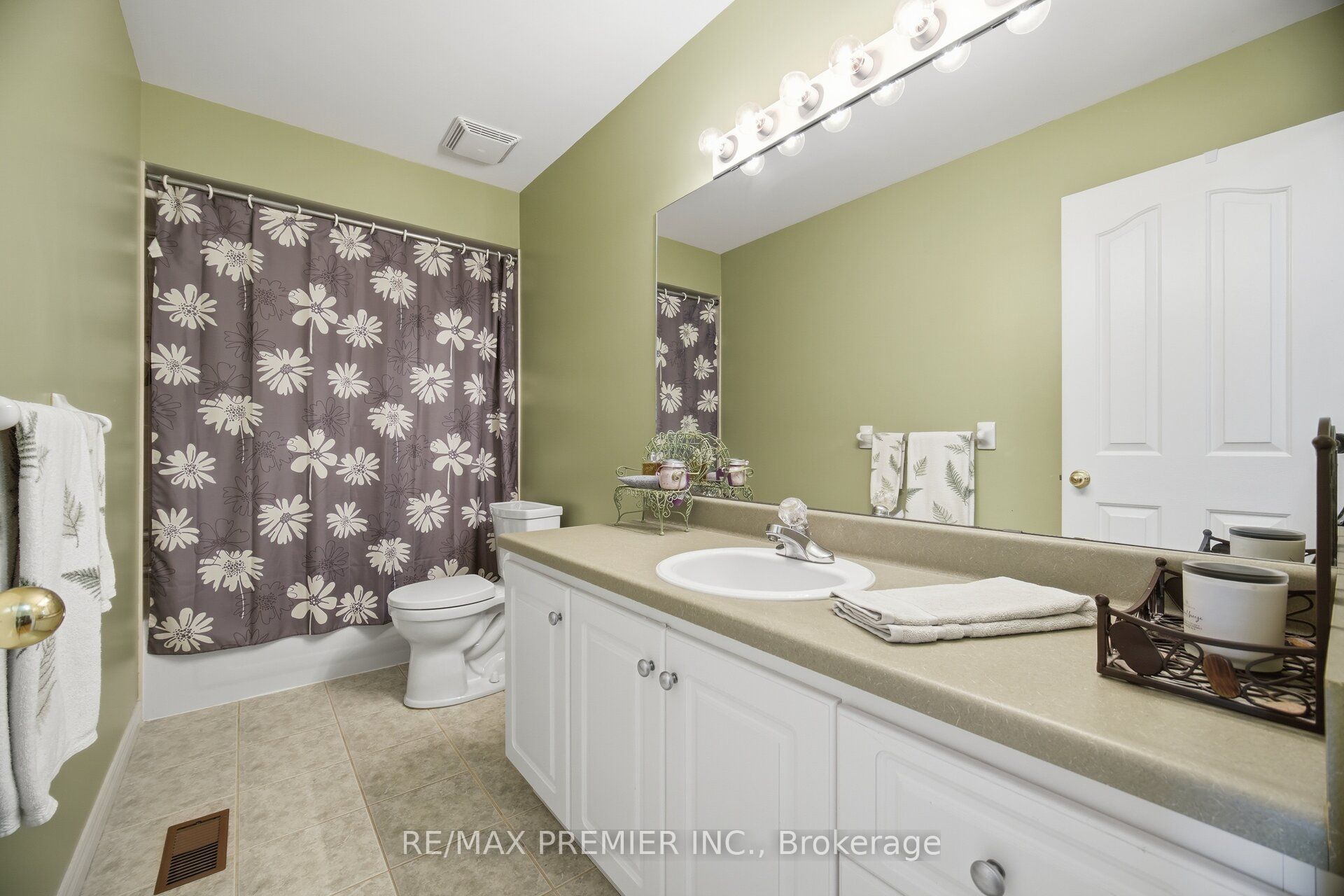 311 Highway 8 28 Property Photo 36
