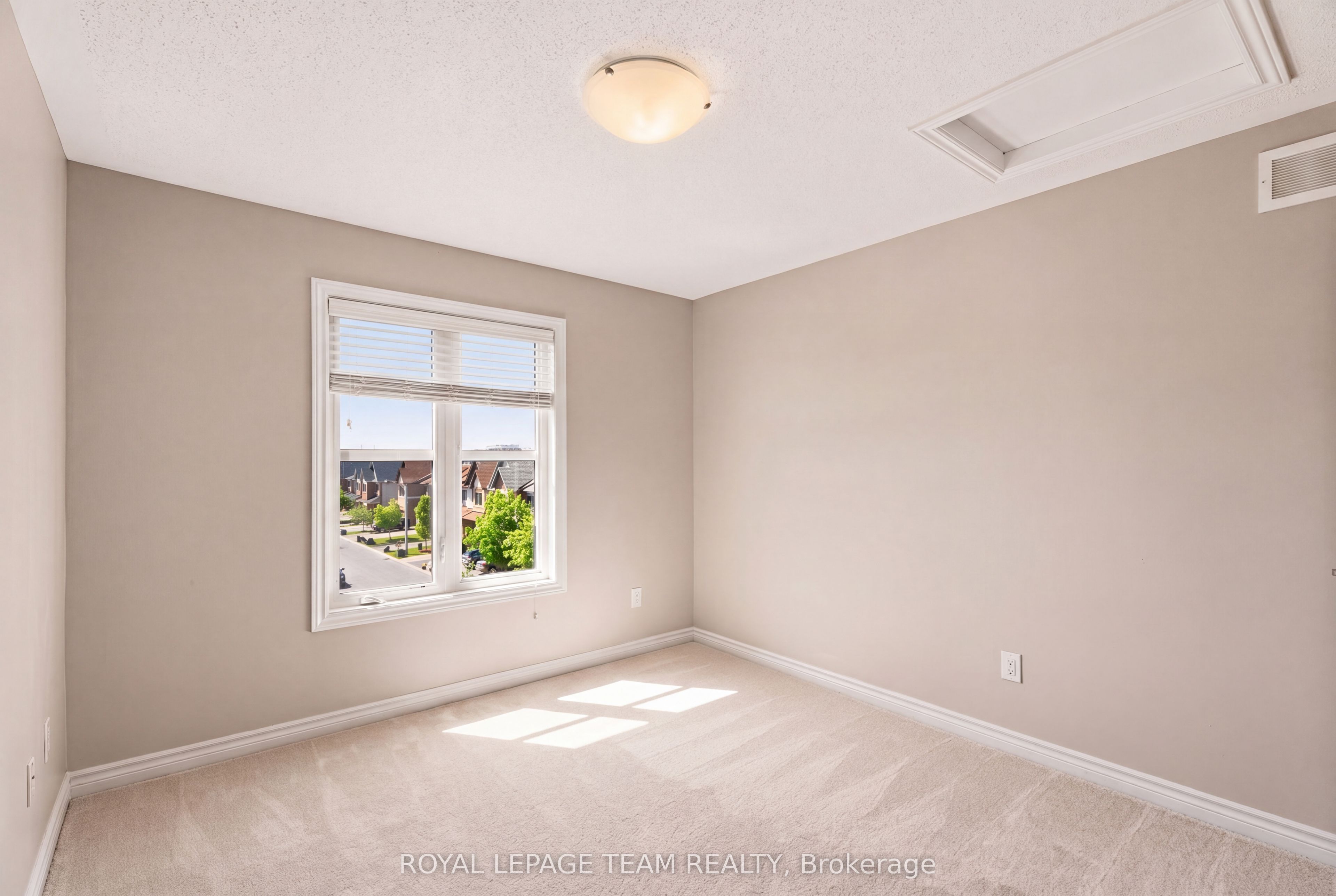 528 Clearbrook Drive Property Photo 13