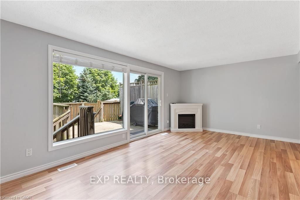 432b Dunvegan Drive Property Photo 6