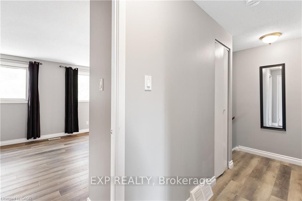 432b Dunvegan Drive Property Photo 10
