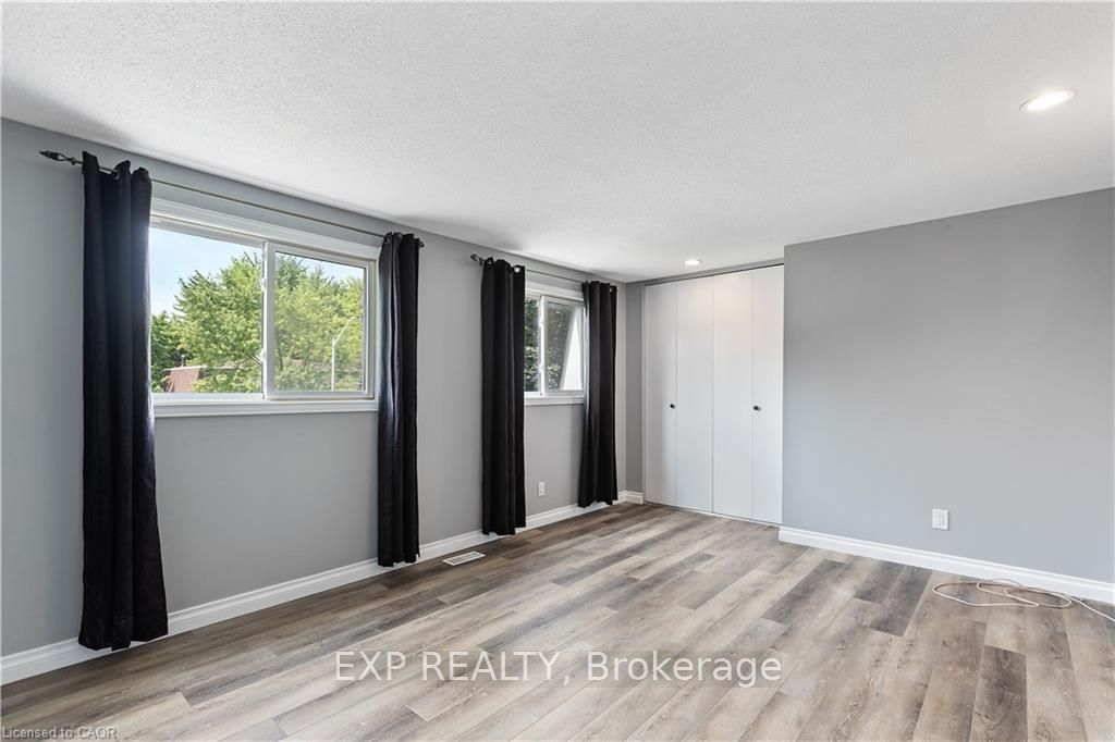 432b Dunvegan Drive Property Photo 12