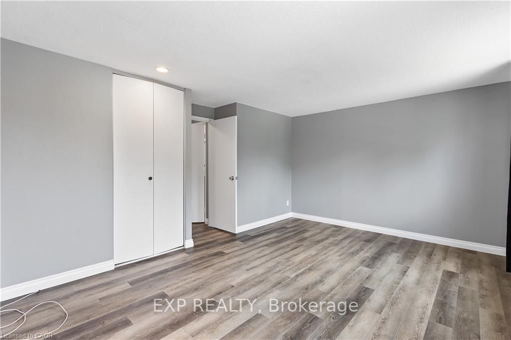 432b Dunvegan Drive Property Photo 13