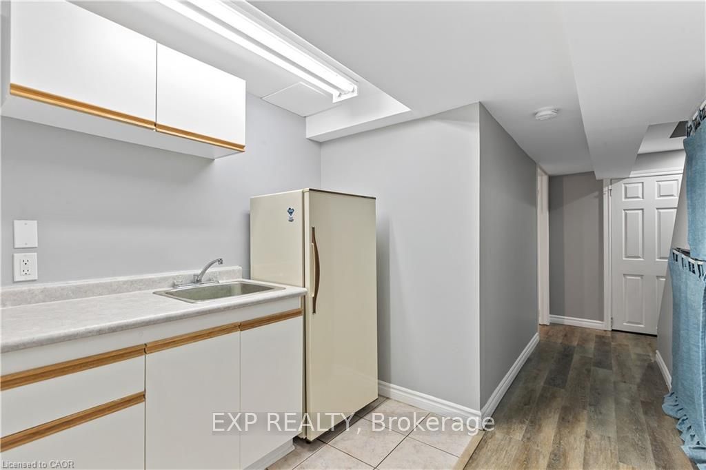 432b Dunvegan Drive Property Photo 17