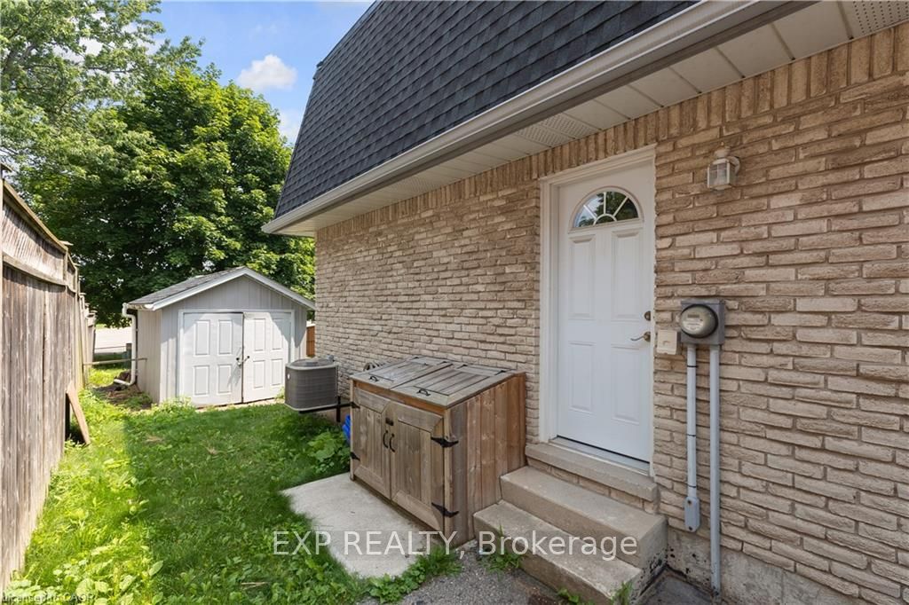432b Dunvegan Drive Property Photo 21