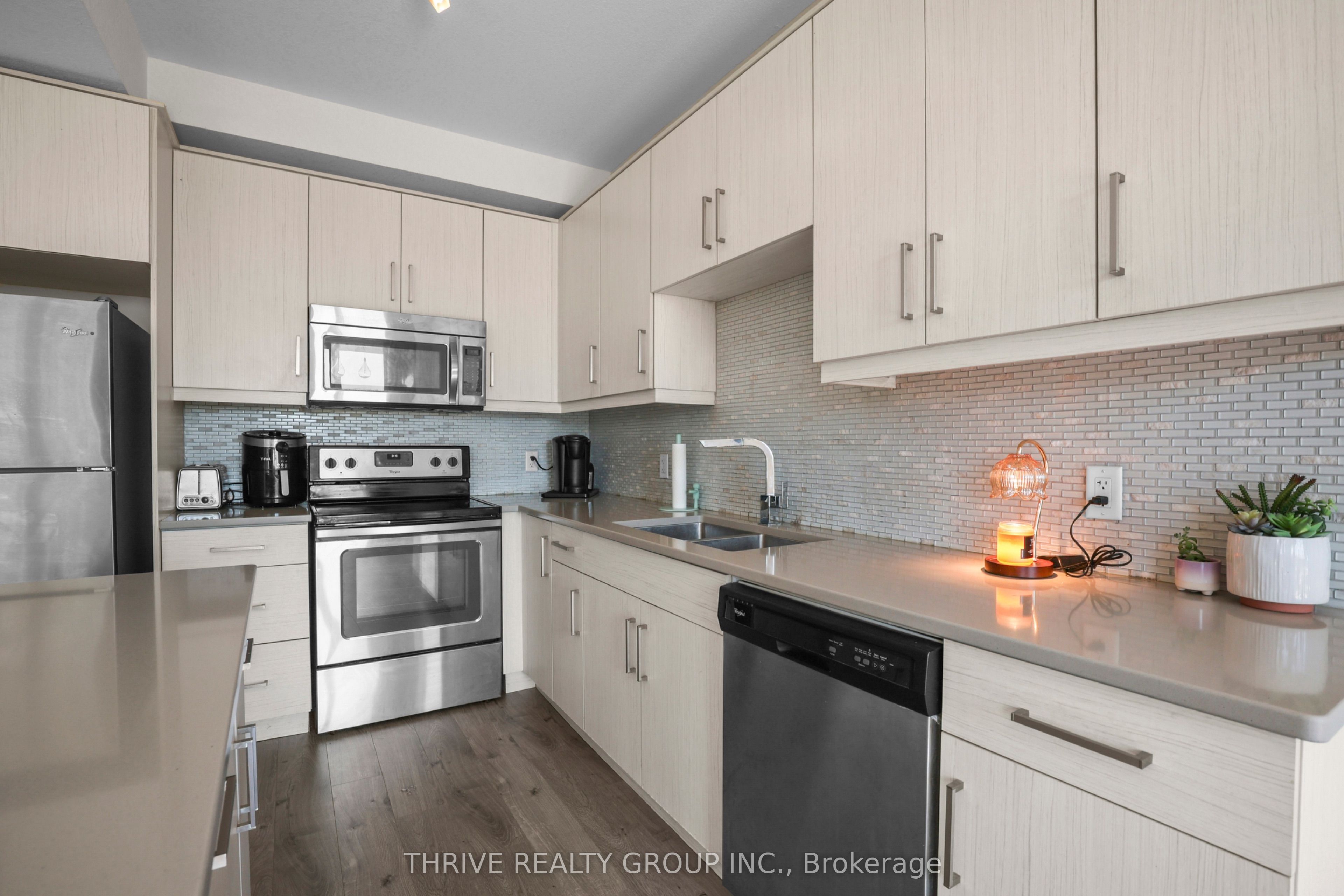981 West Village Square Property Photo 13