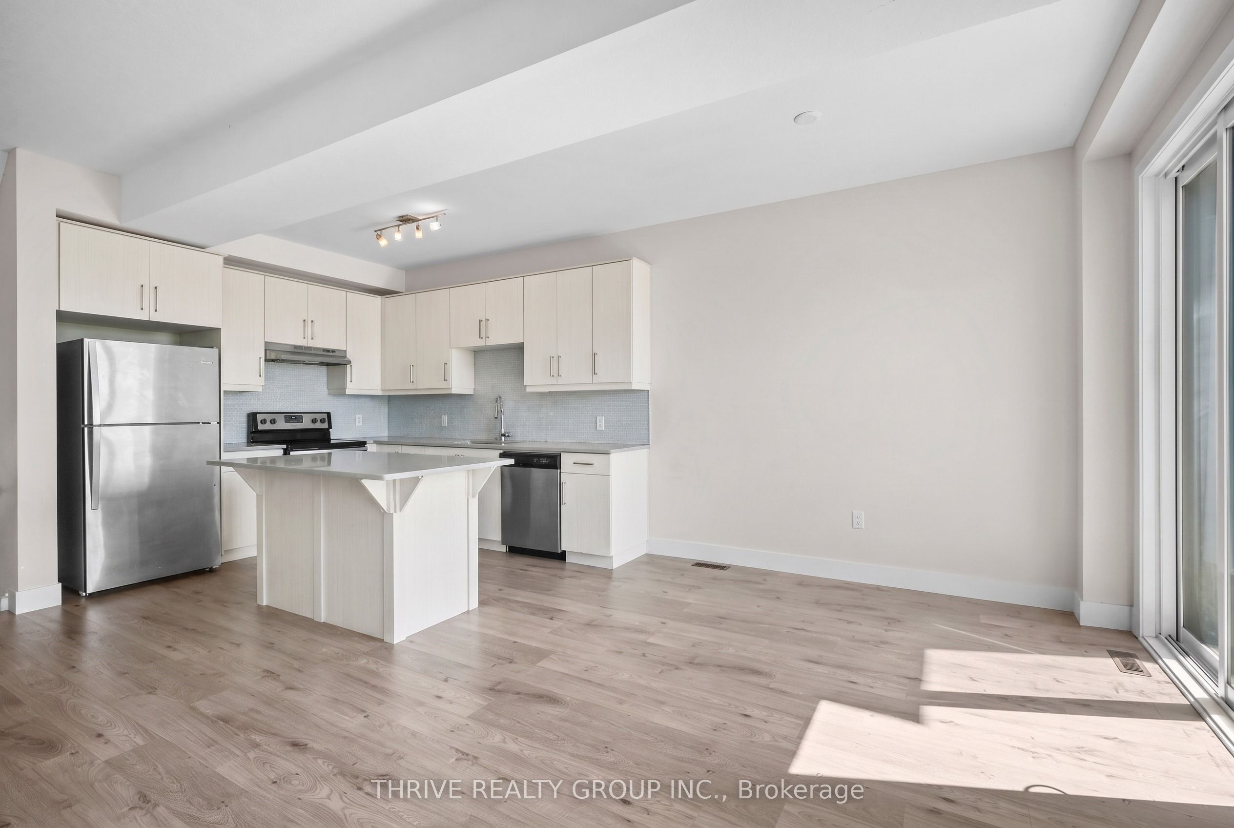 981 West Village Square Property Photo 17