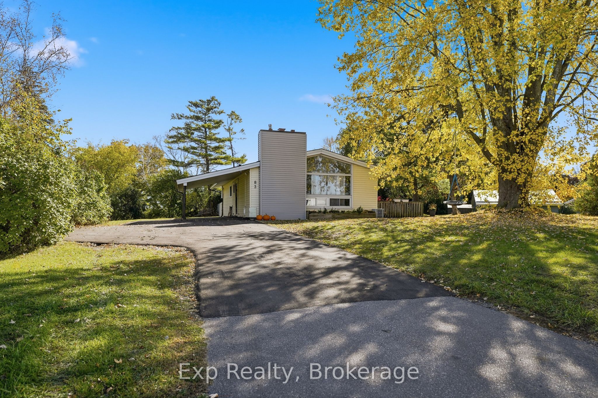 83 Carrying Place Road Property Photo 2