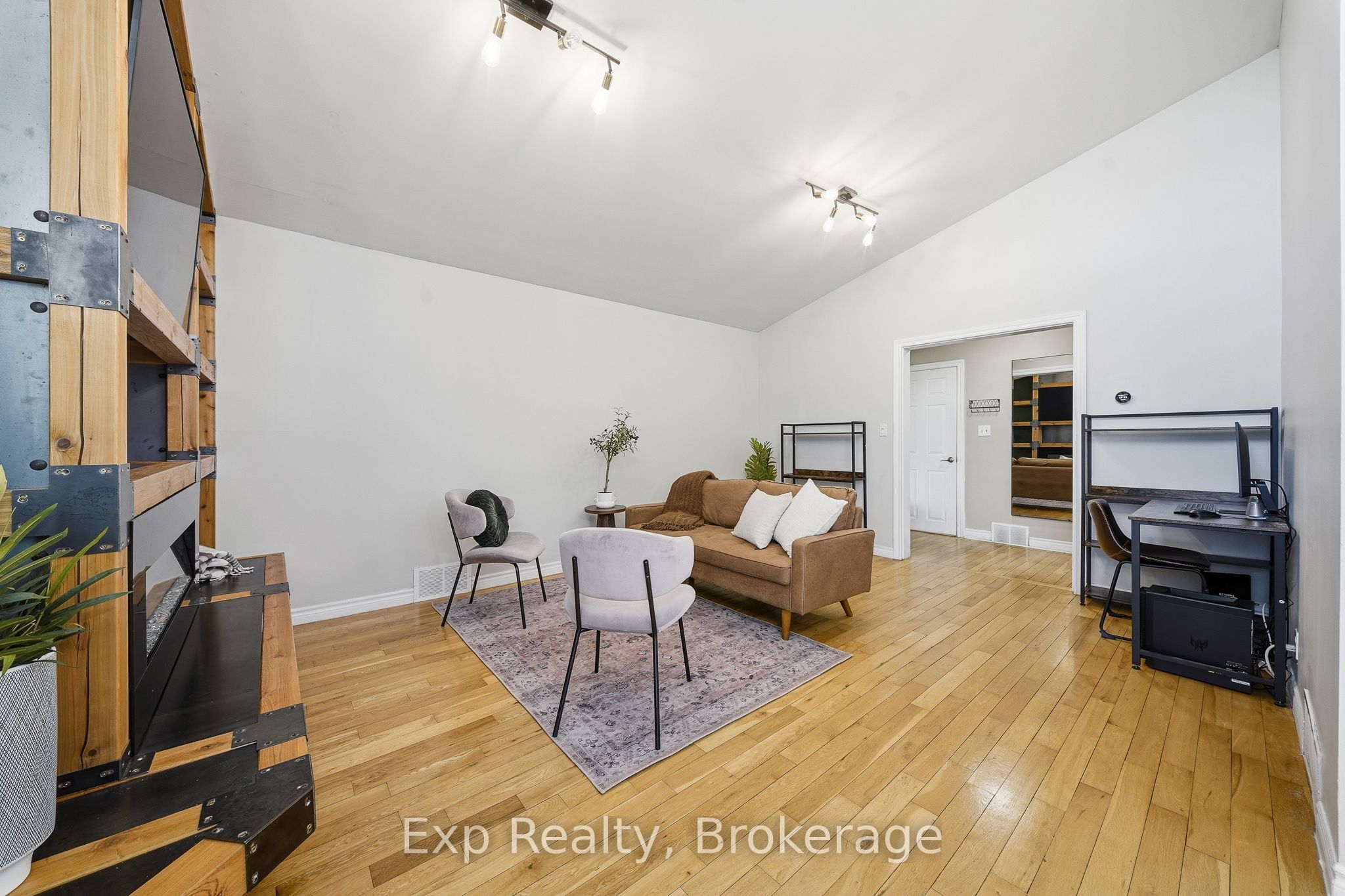 83 Carrying Place Road Property Photo 7
