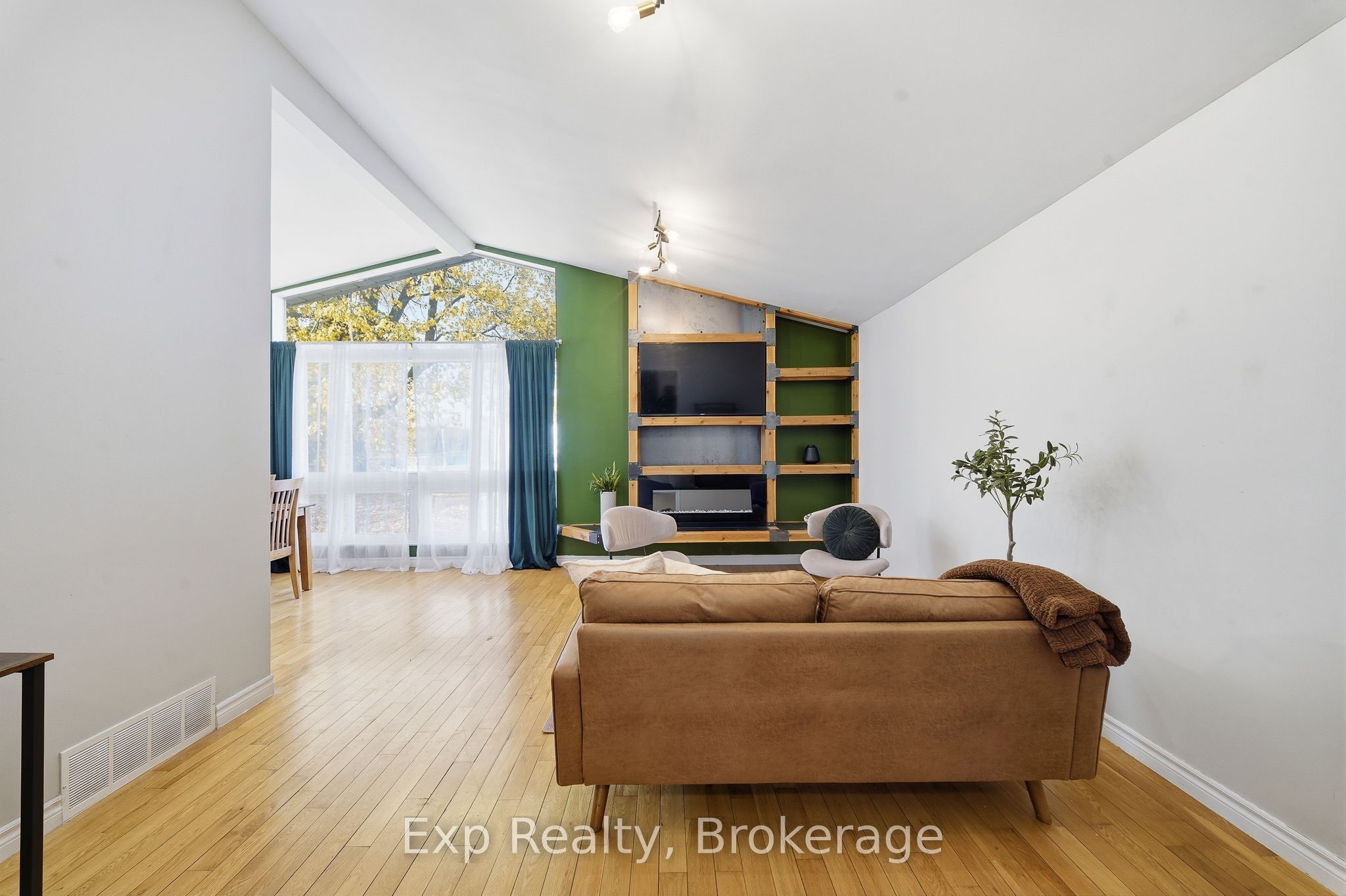 83 Carrying Place Road Property Photo 9