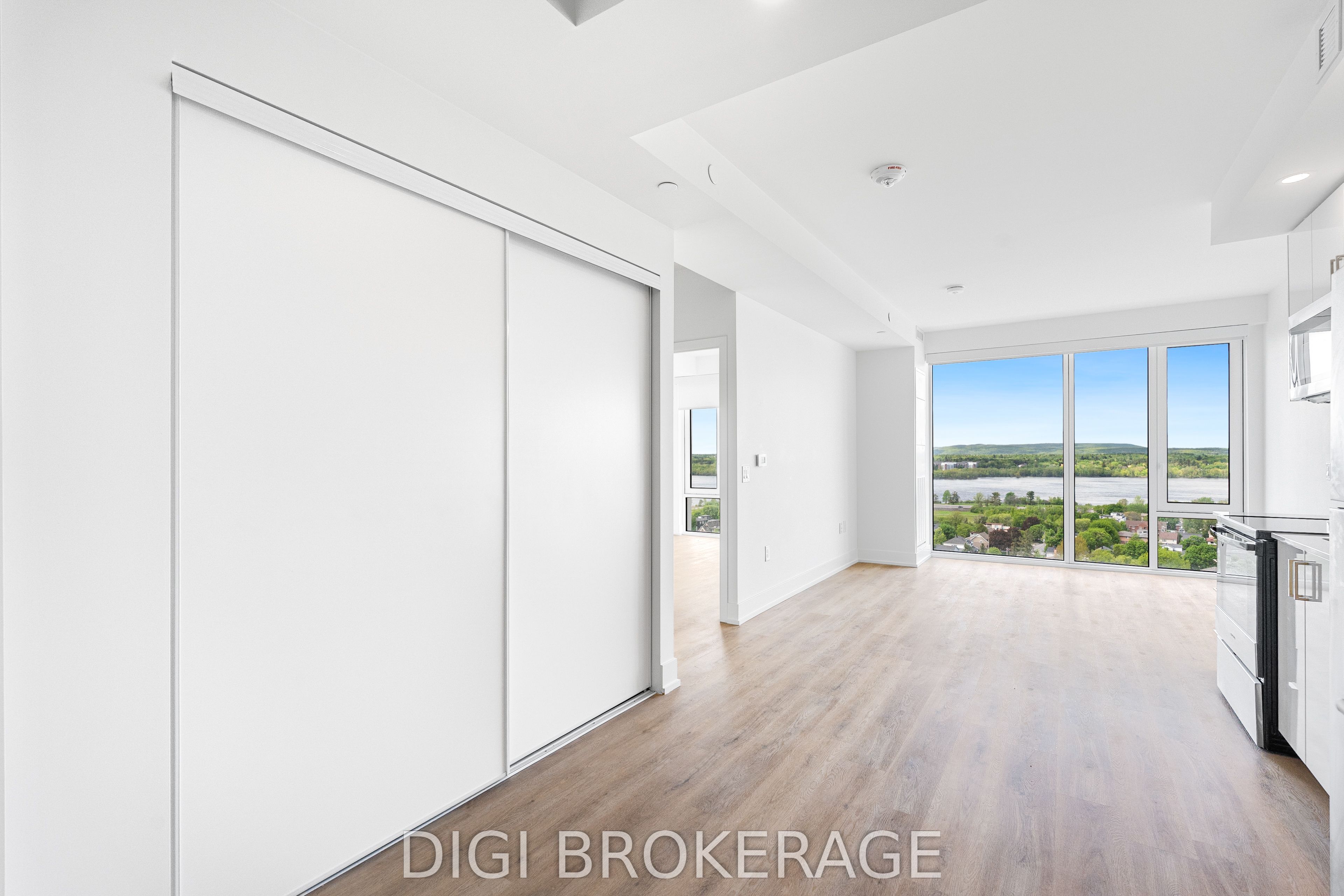 2070 Scott Street 1507 Property Photo 7