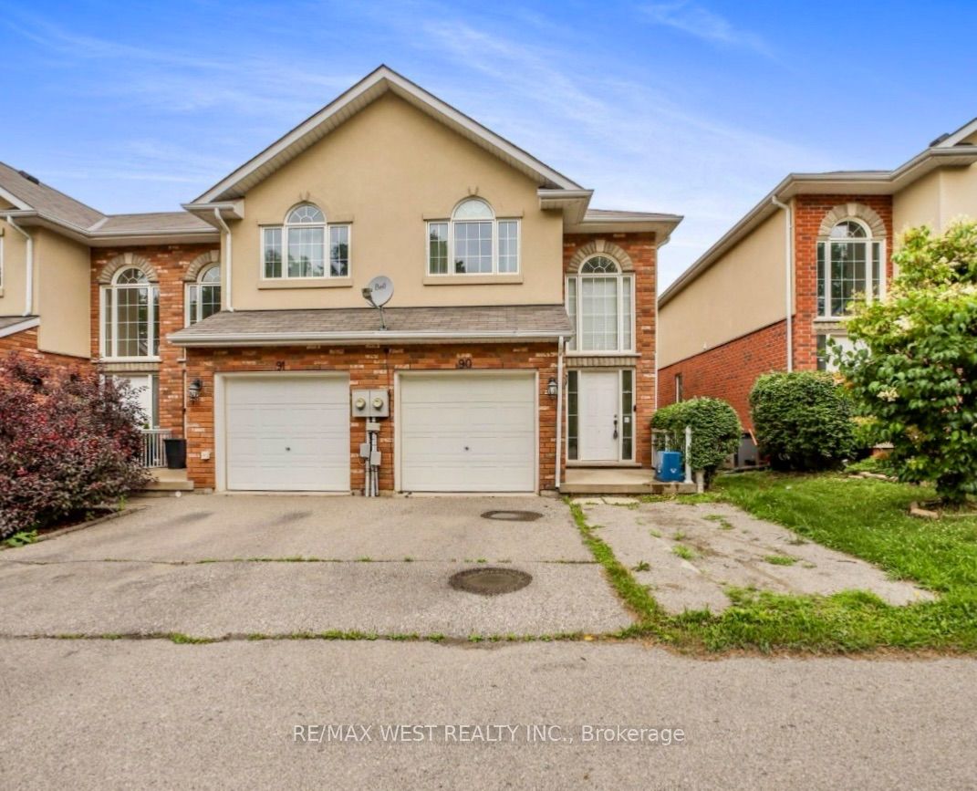 20 McConkey Crescent 90 Property Photo 1