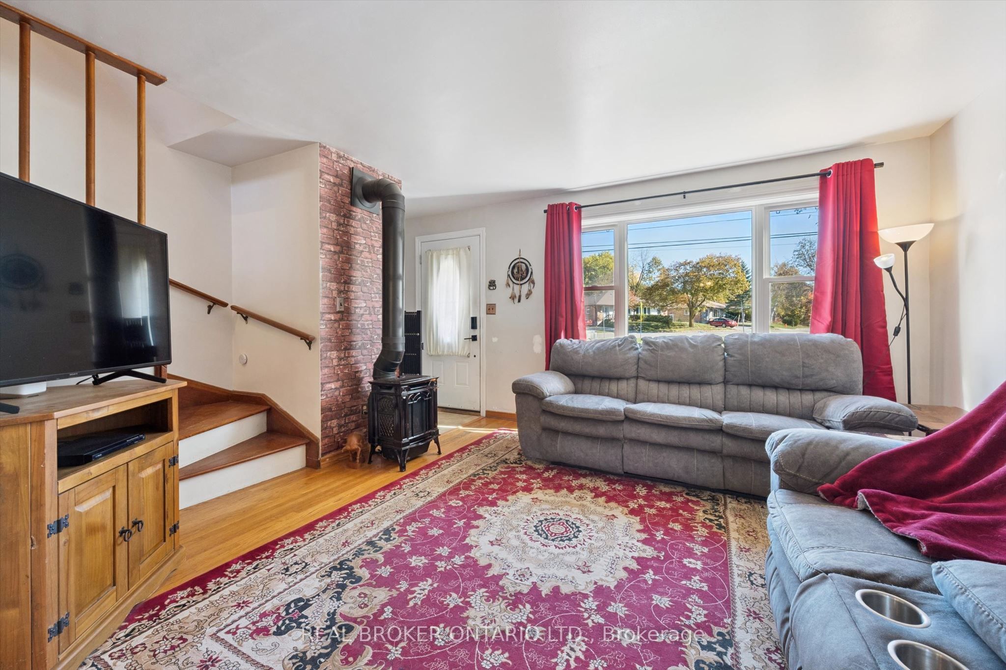 100 Waverley Drive Property Photo 8