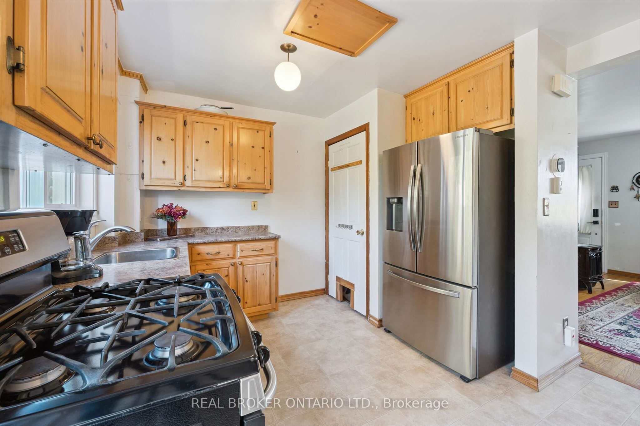 100 Waverley Drive Property Photo 10