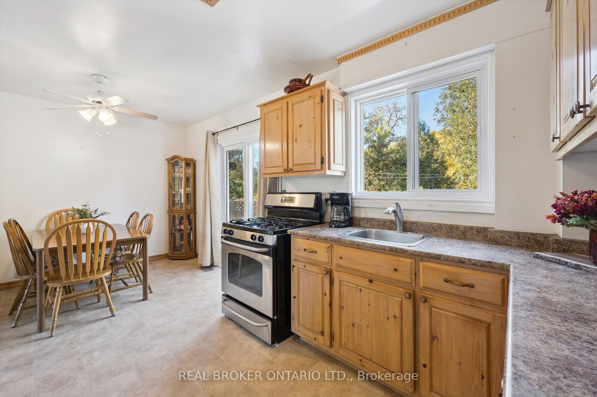 100 Waverley Drive Property Photo 13
