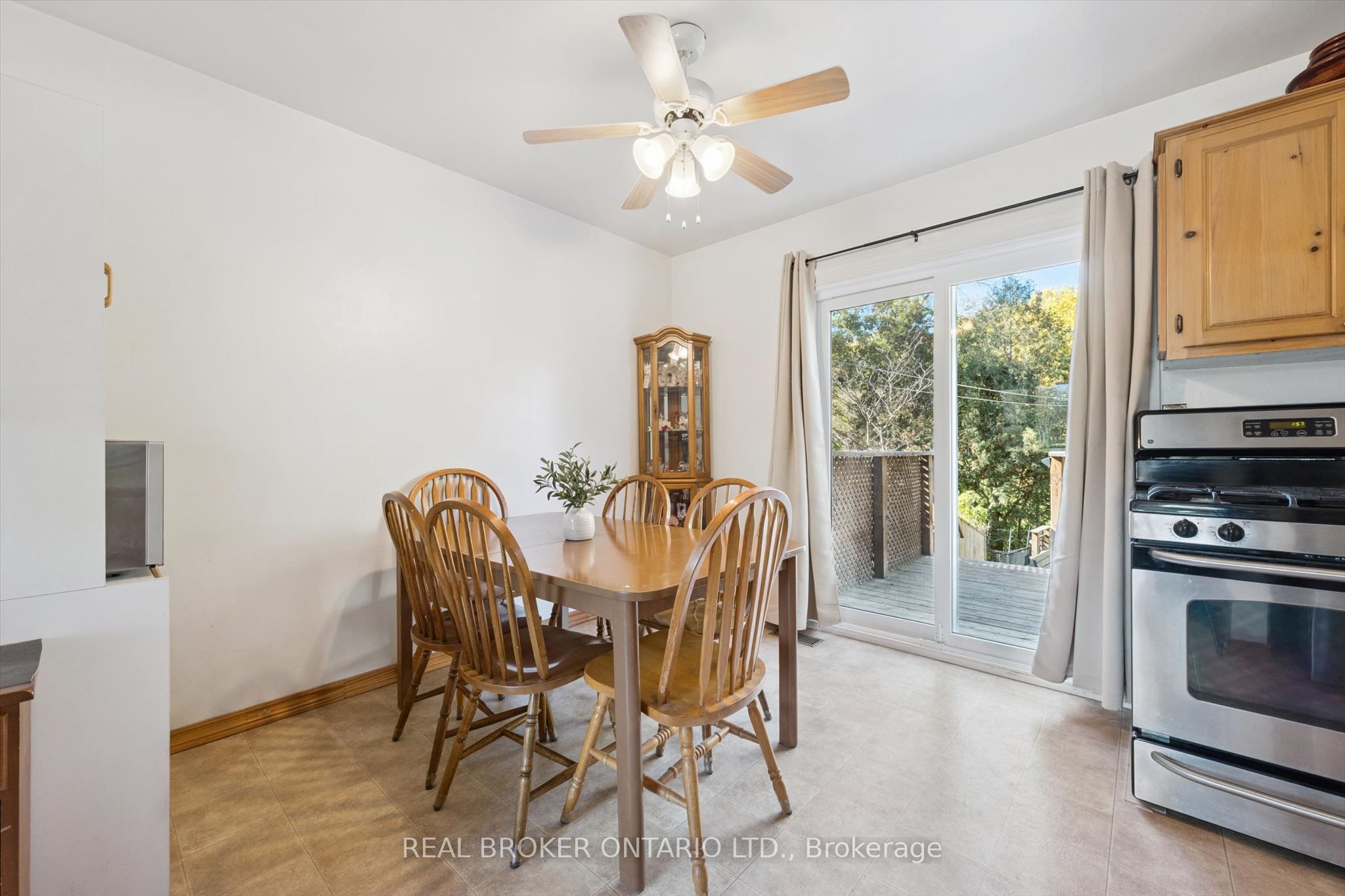 100 Waverley Drive Property Photo 15