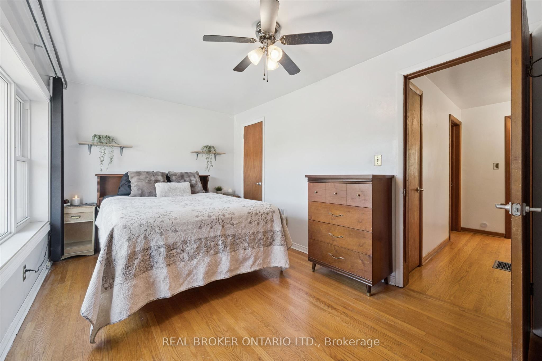 100 Waverley Drive Property Photo 17