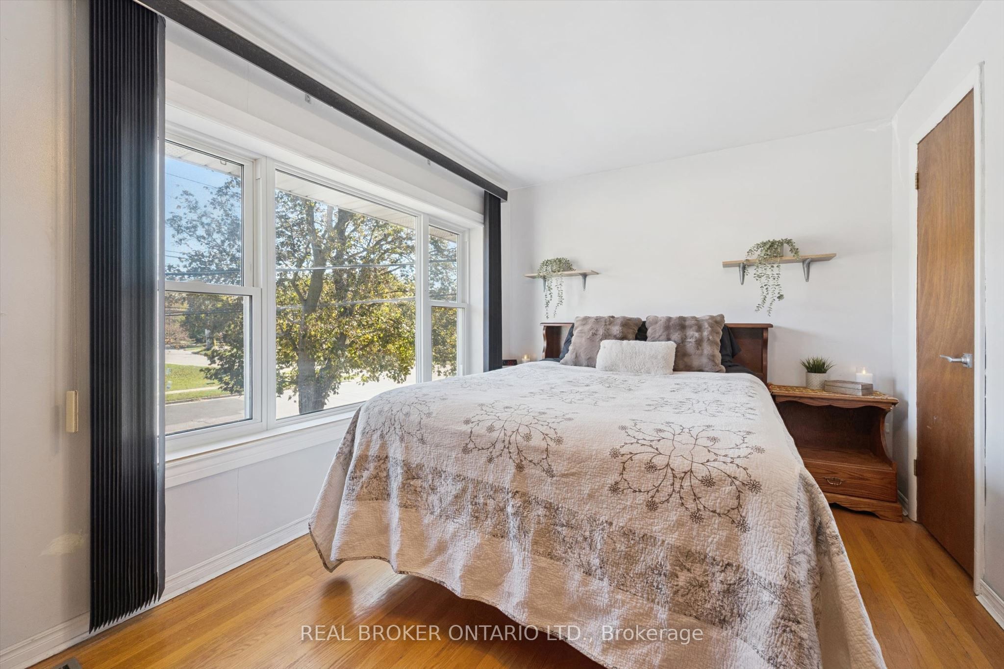 100 Waverley Drive Property Photo 18