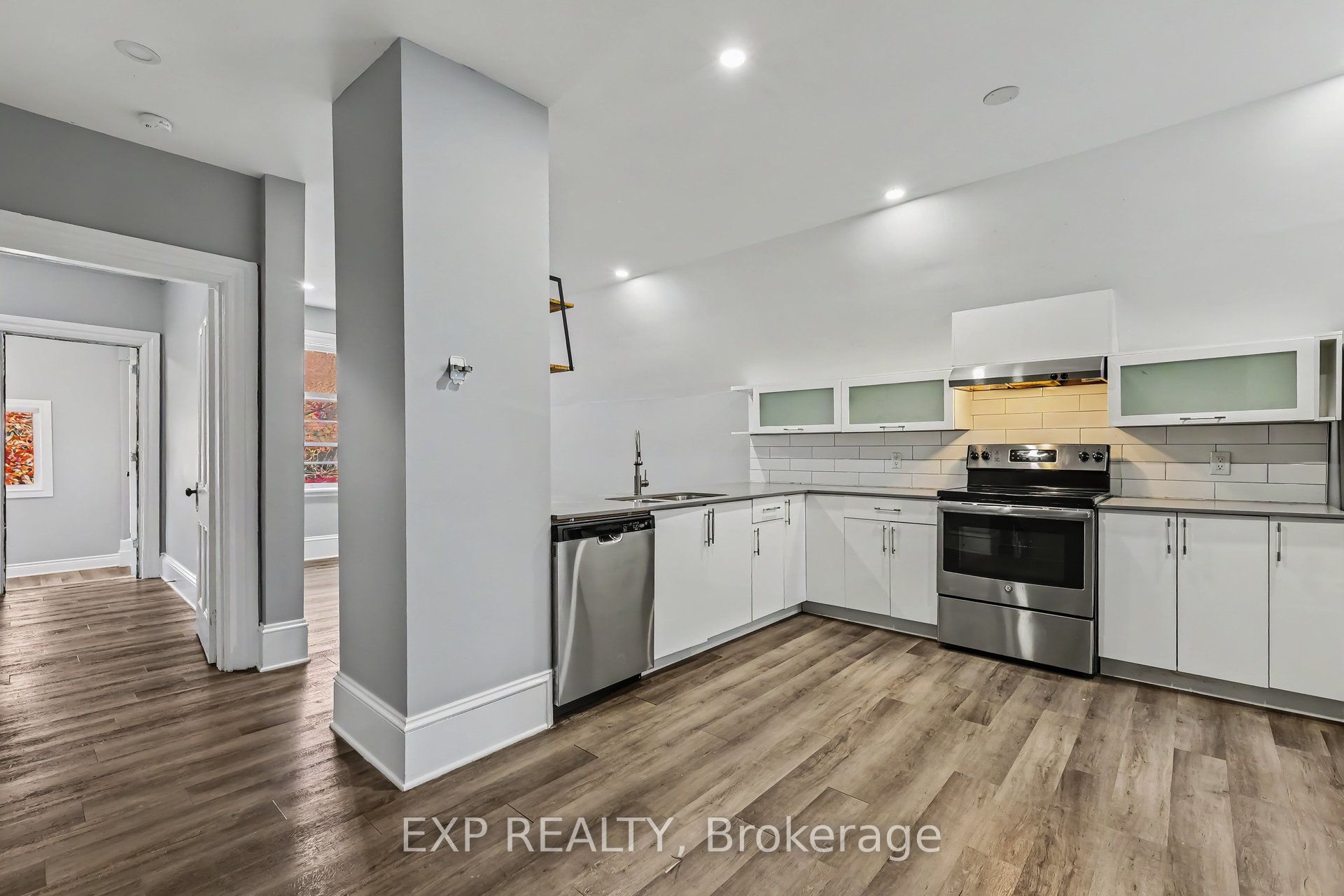 419 Besserer Street B Property Photo 8
