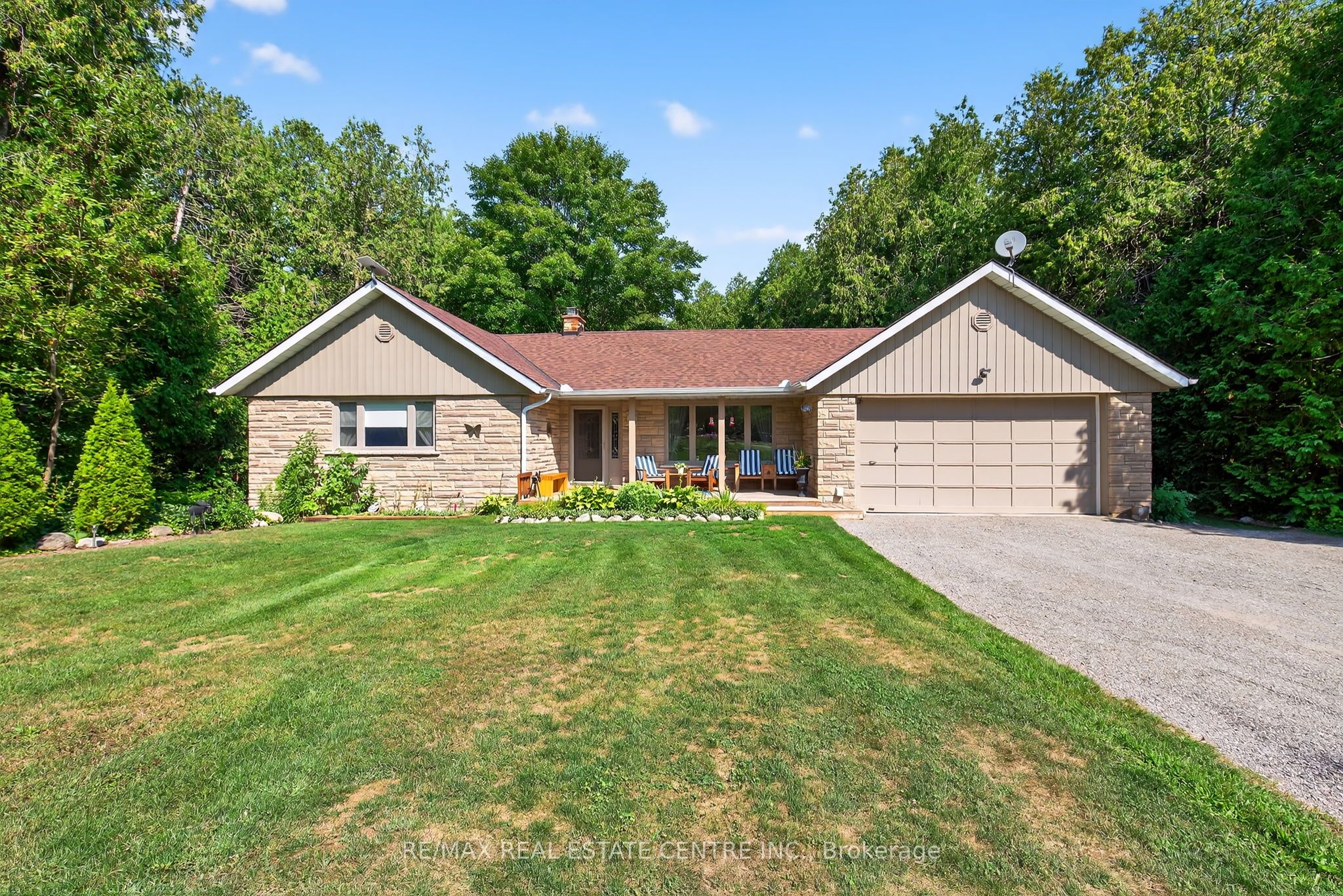 16 Cedar Lane Property Photo 5