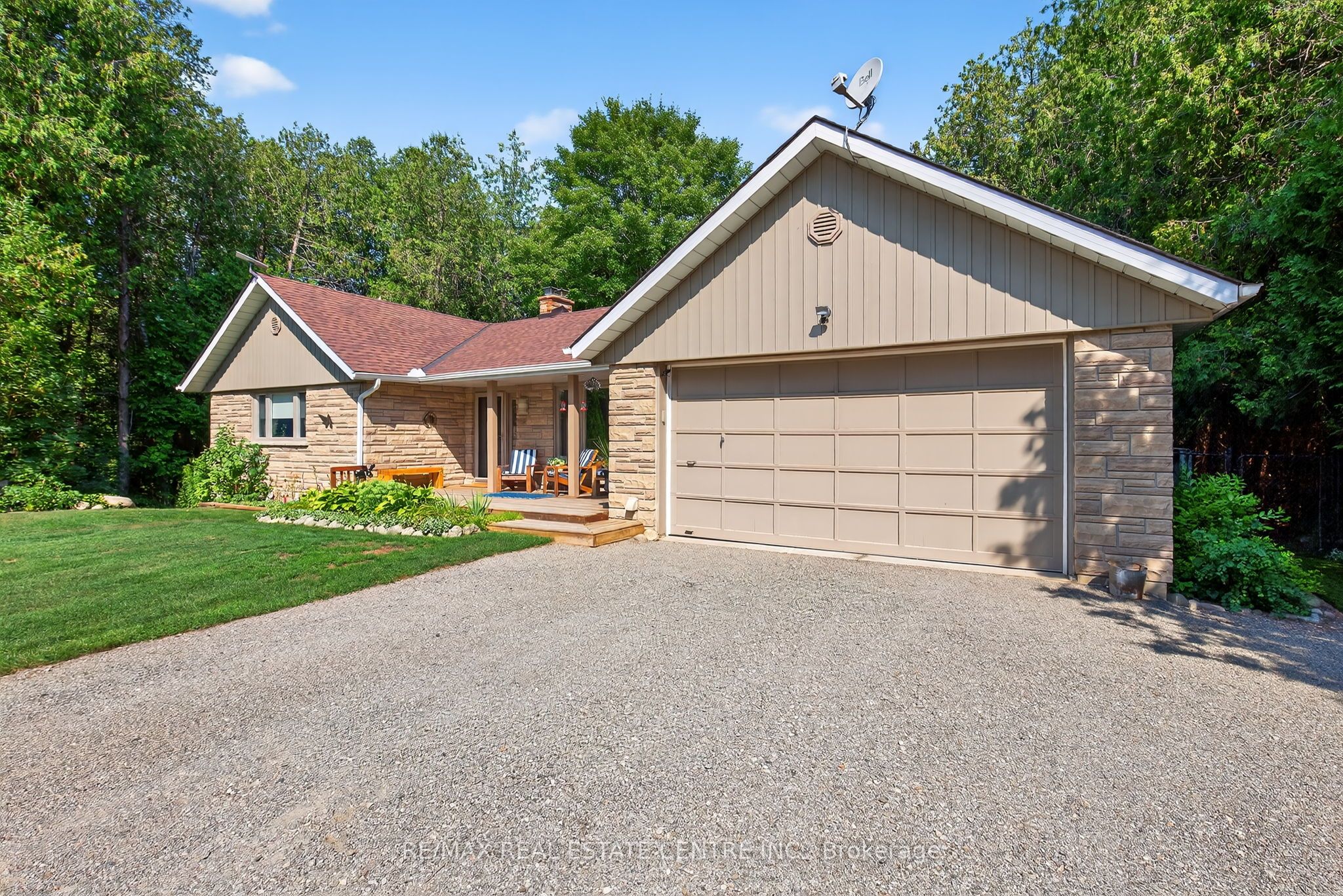 16 Cedar Lane Property Photo 6