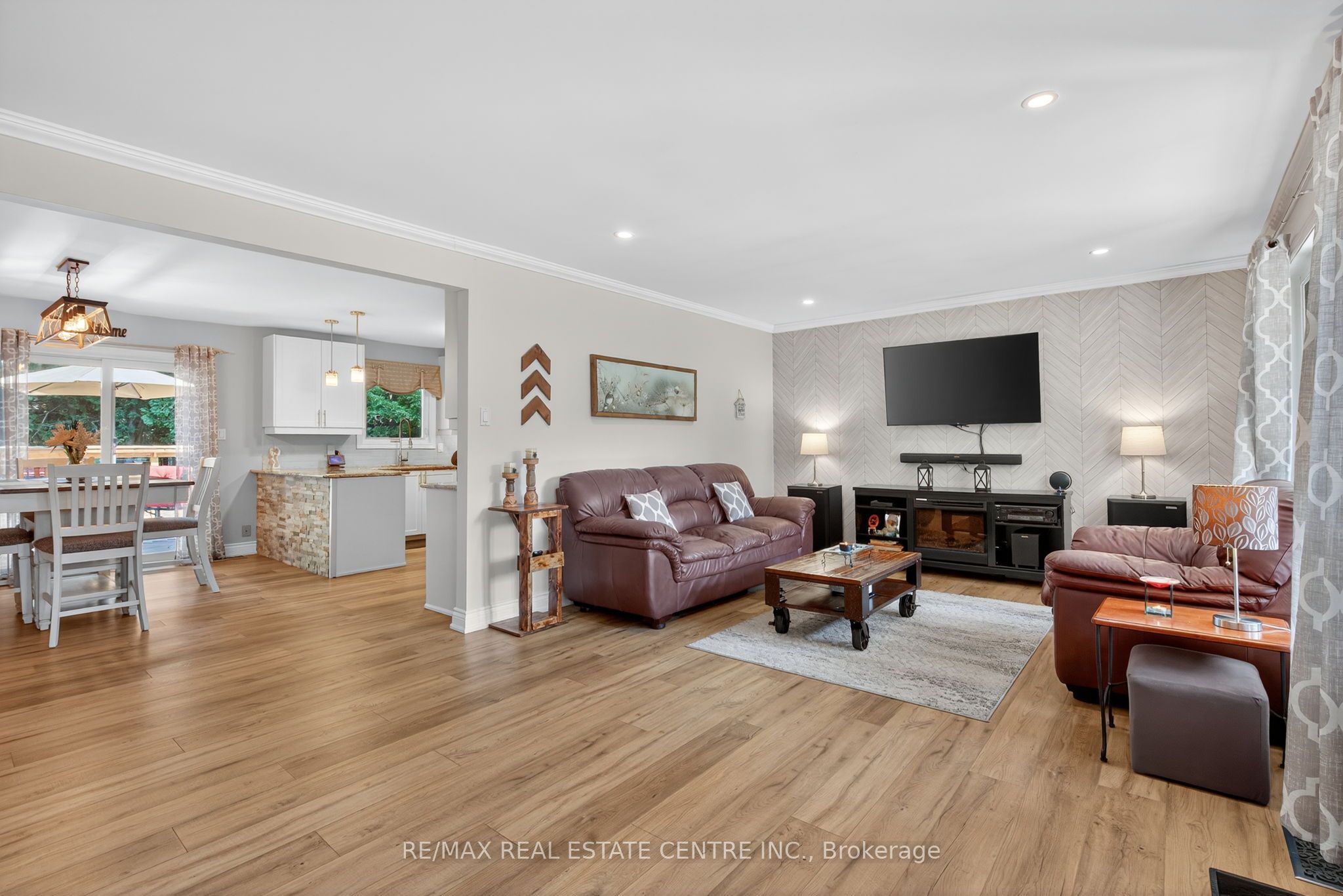 16 Cedar Lane Property Photo 7
