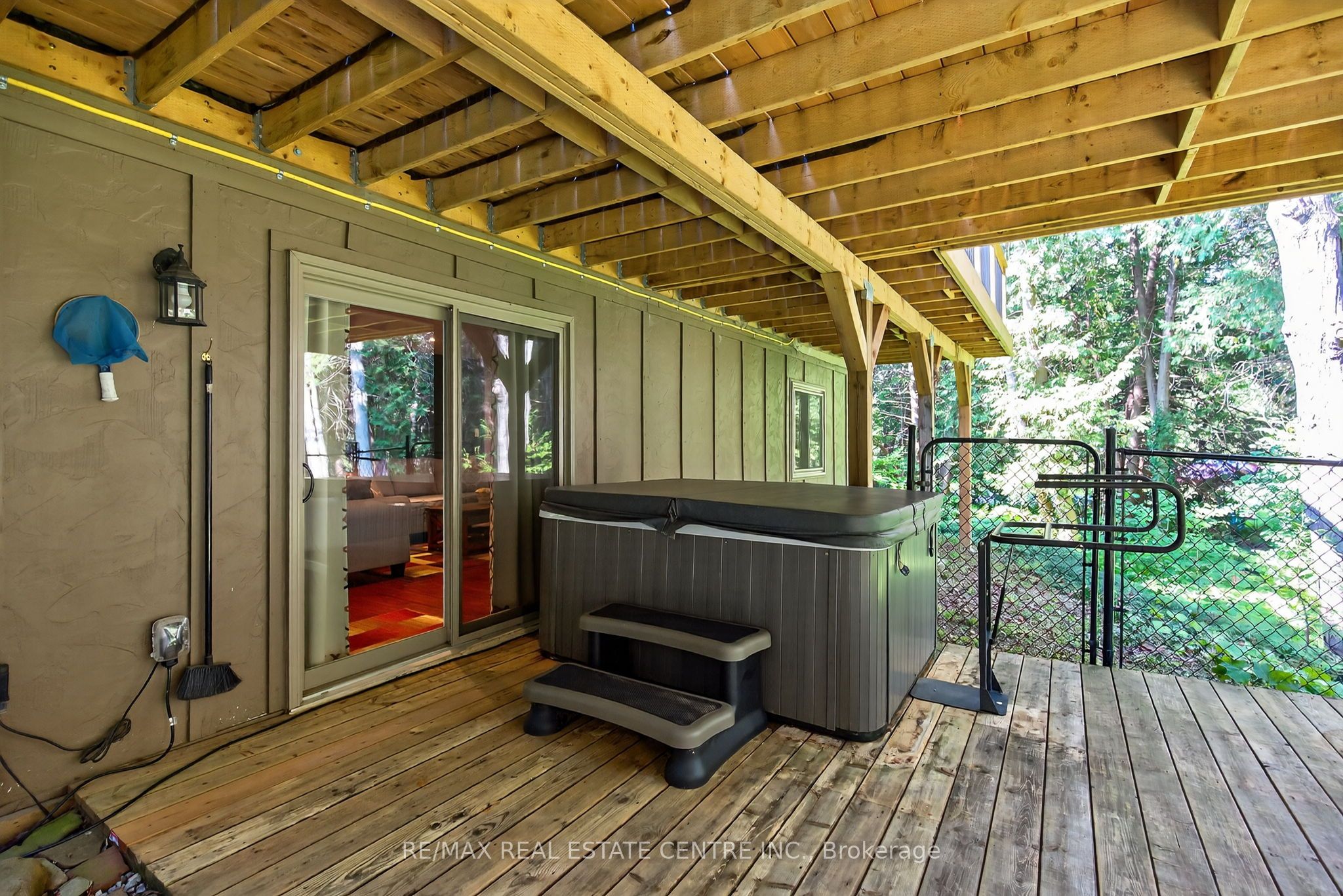16 Cedar Lane Property Photo 42