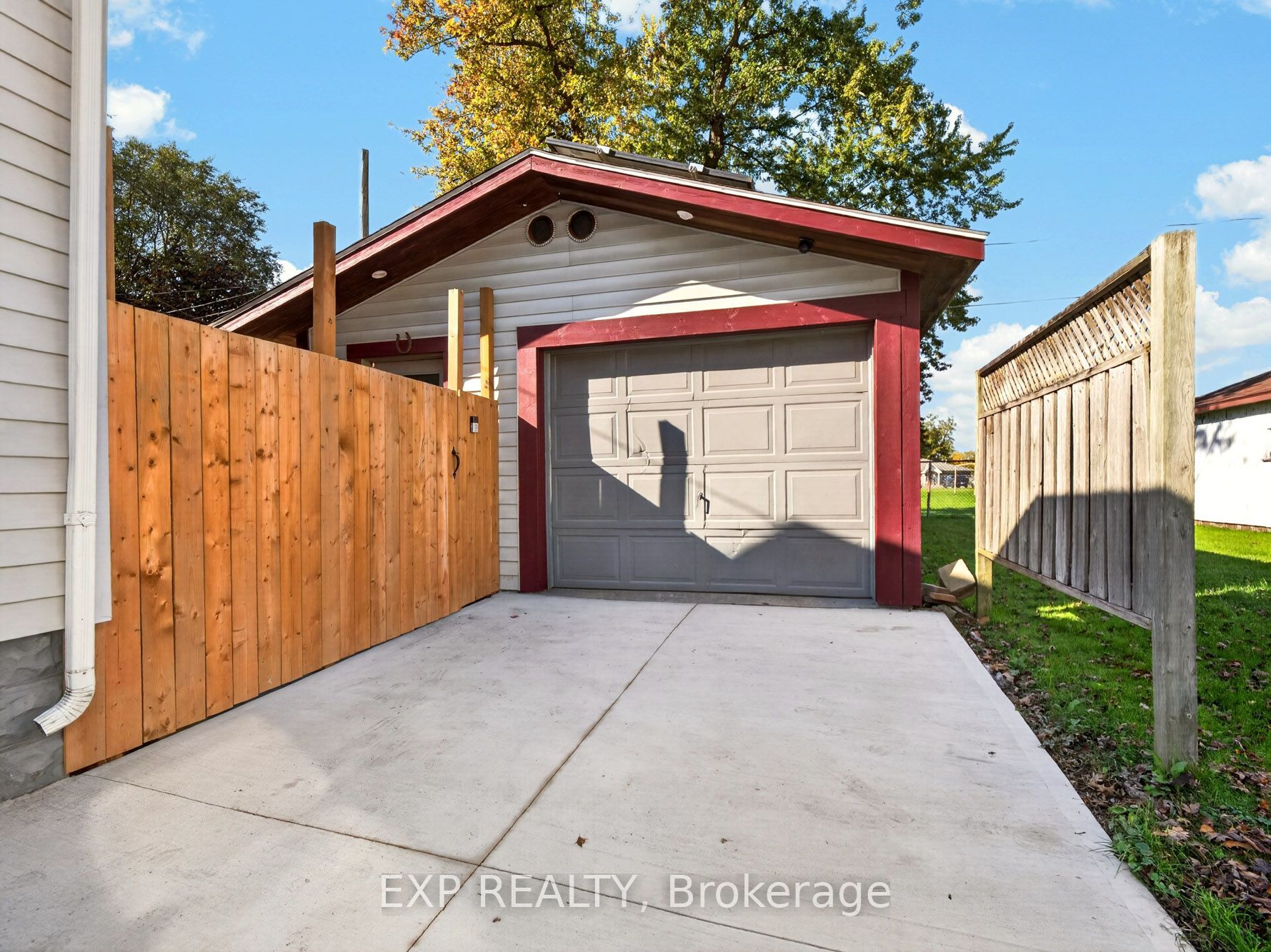 147 Dover Road Property Photo 3