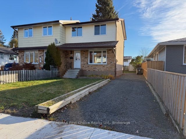 254 Perth Crescent Property Photo 1
