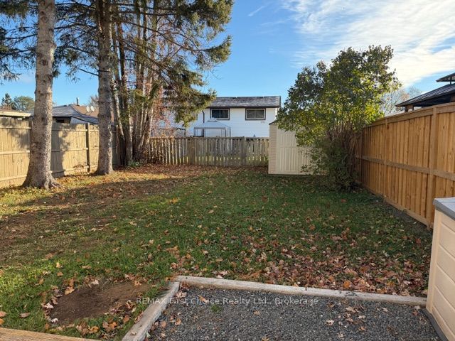 254 Perth Crescent Property Photo 2