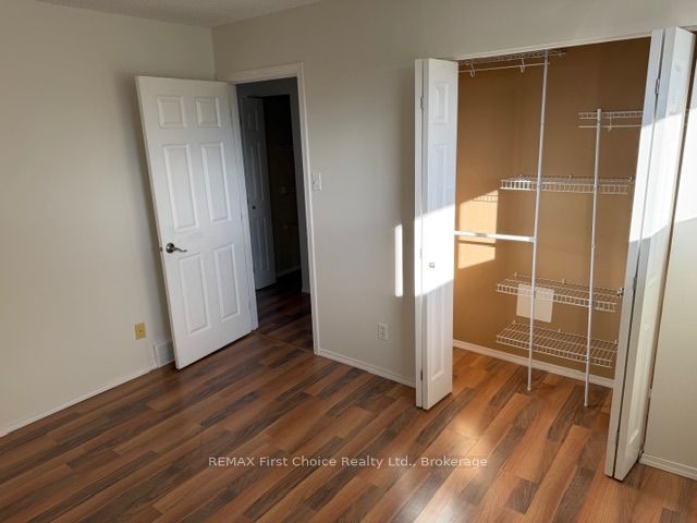 254 Perth Crescent Property Photo 17