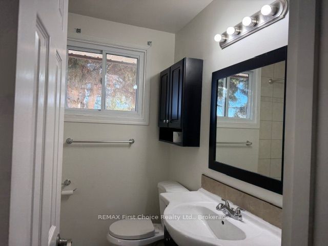 254 Perth Crescent Property Photo 18