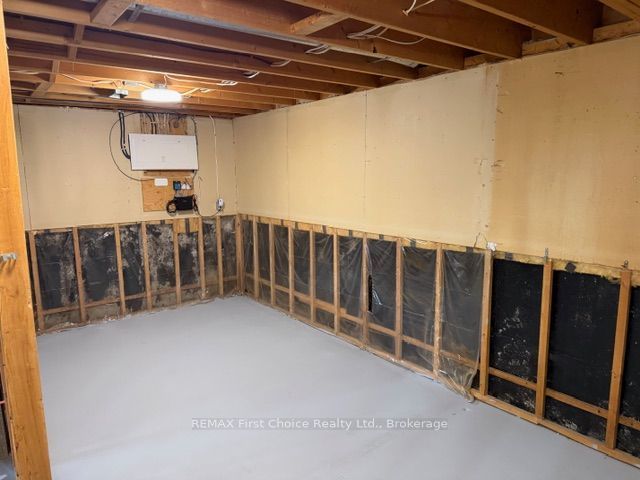 254 Perth Crescent Property Photo 21