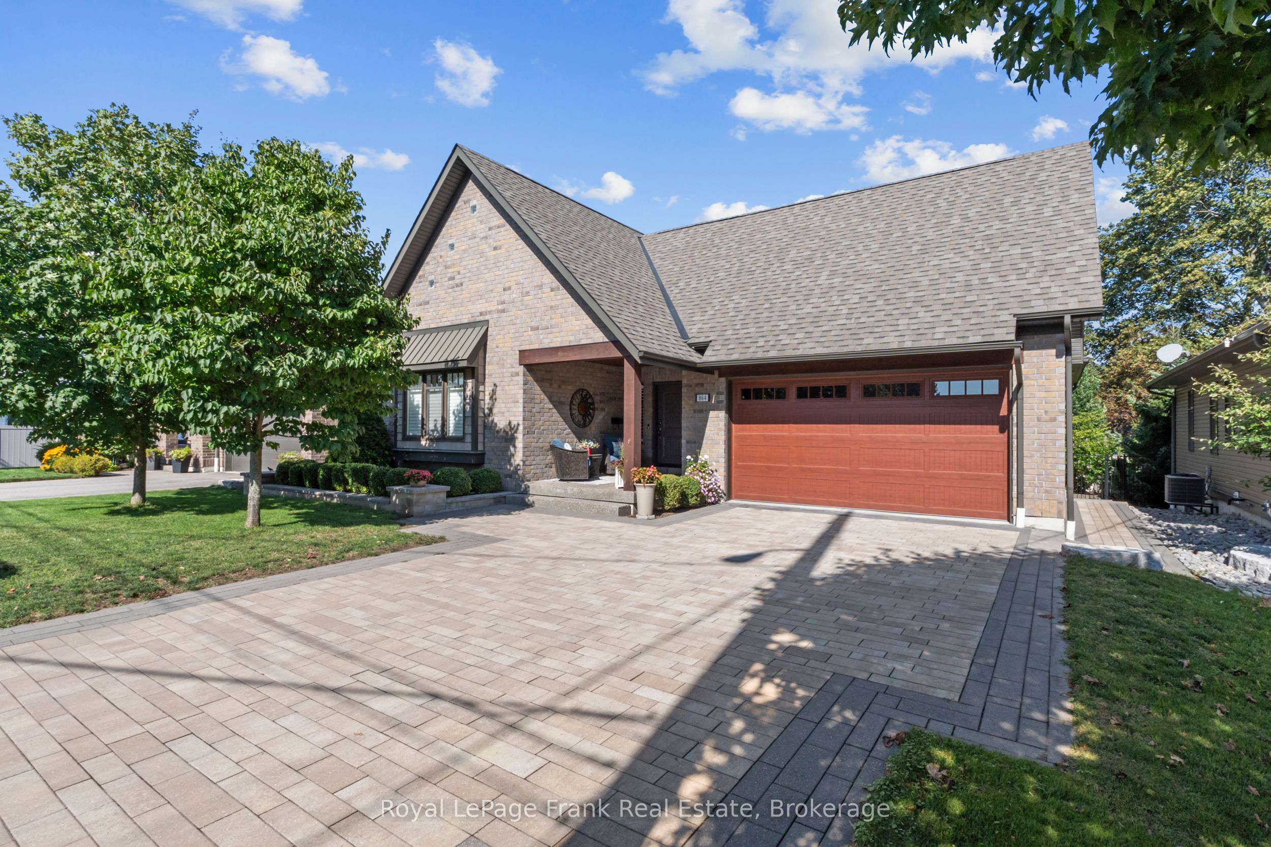 864 Burnham Street Property Photo 1