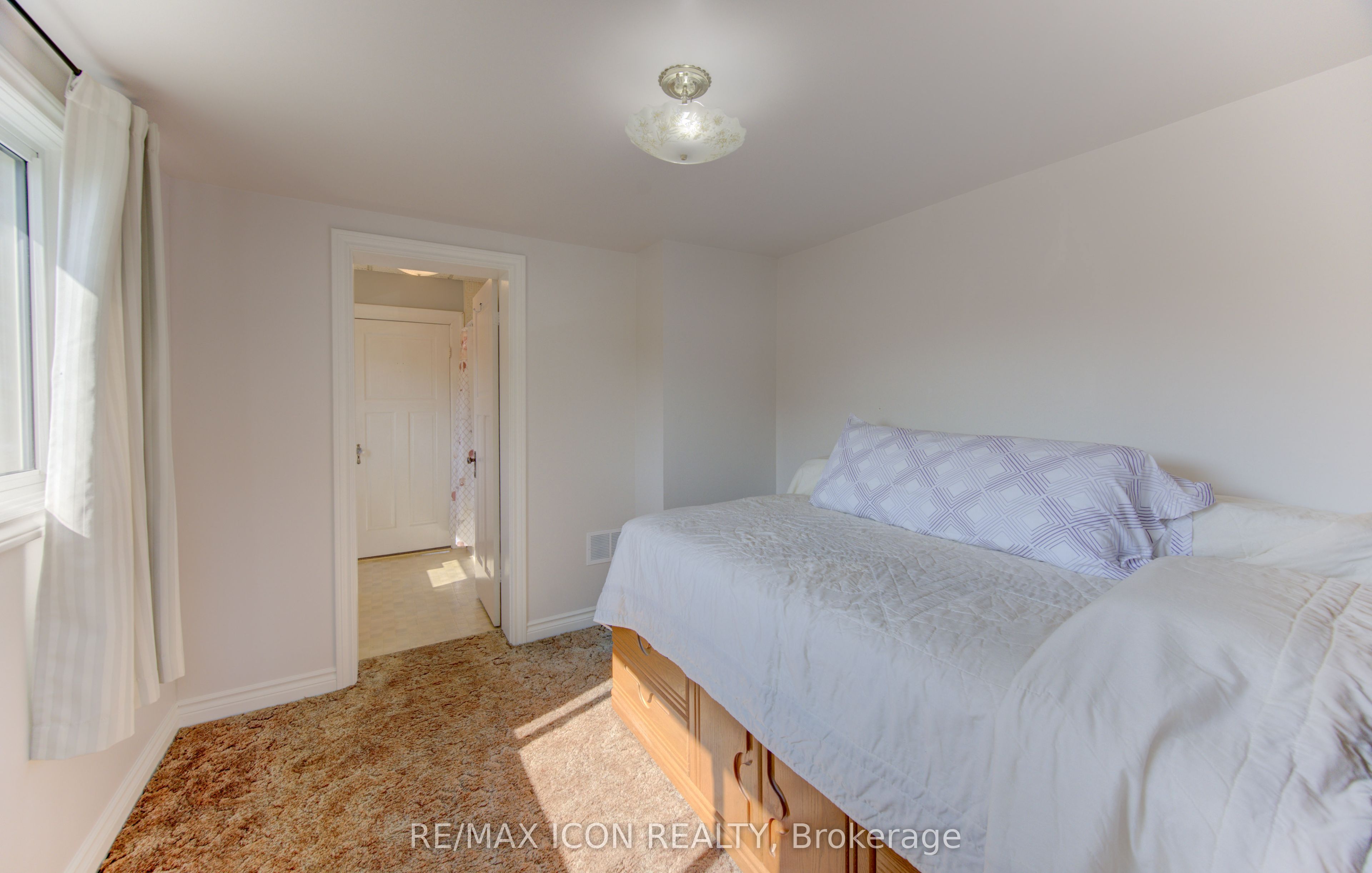 224 Weber Street E Property Photo 28