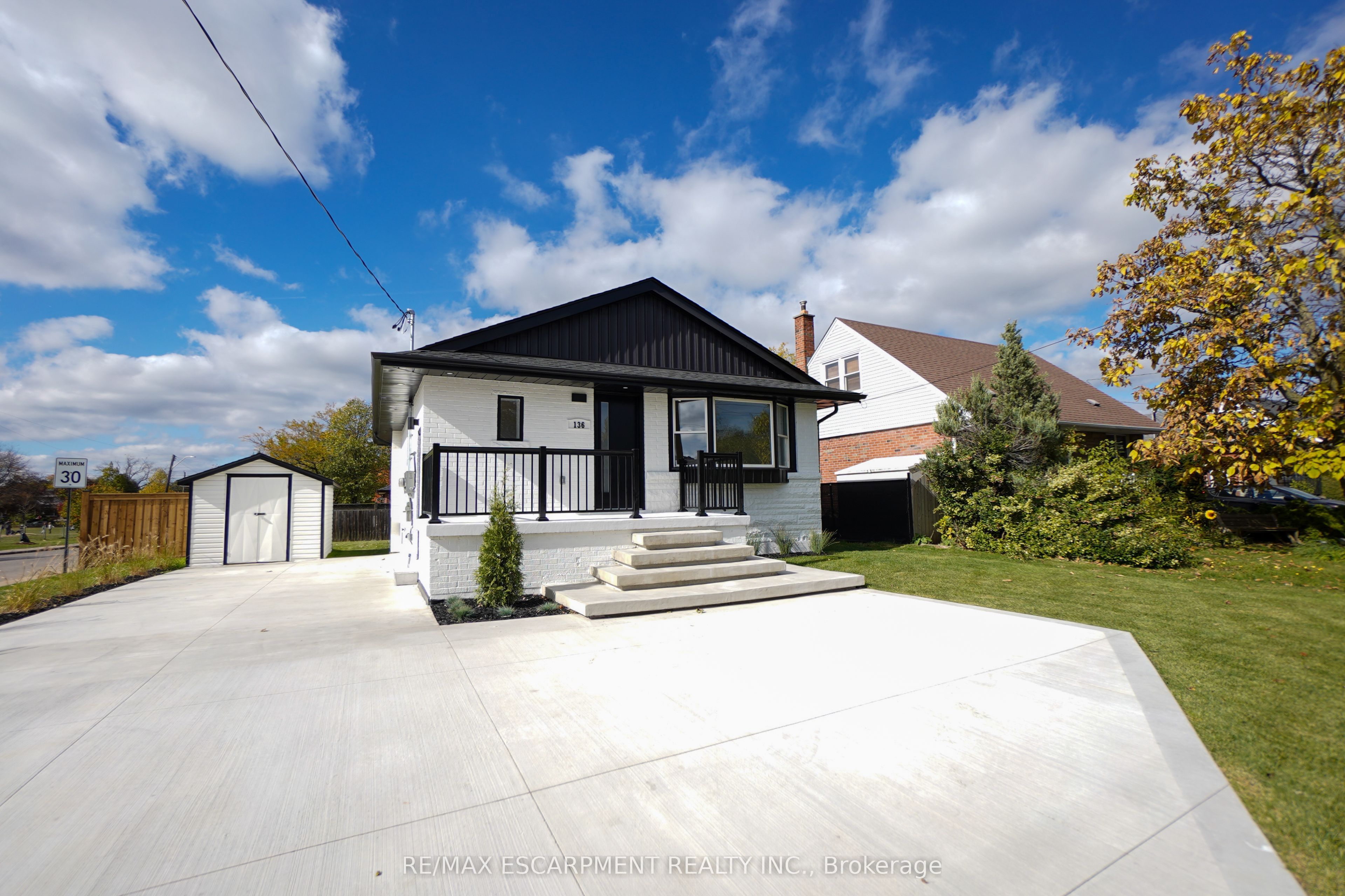 136 Warren Avenue Property Photo 4