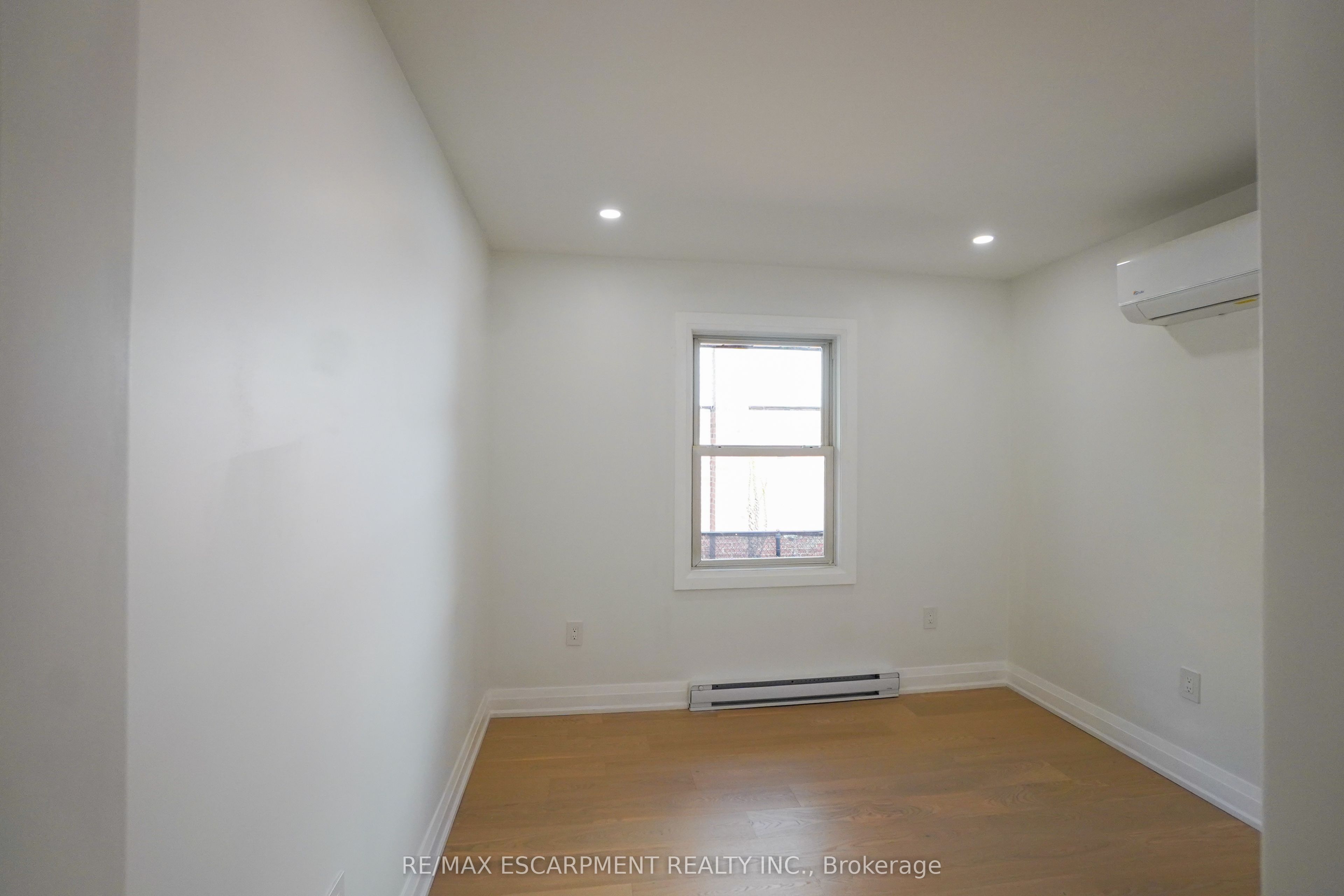 136 Warren Avenue Property Photo 24