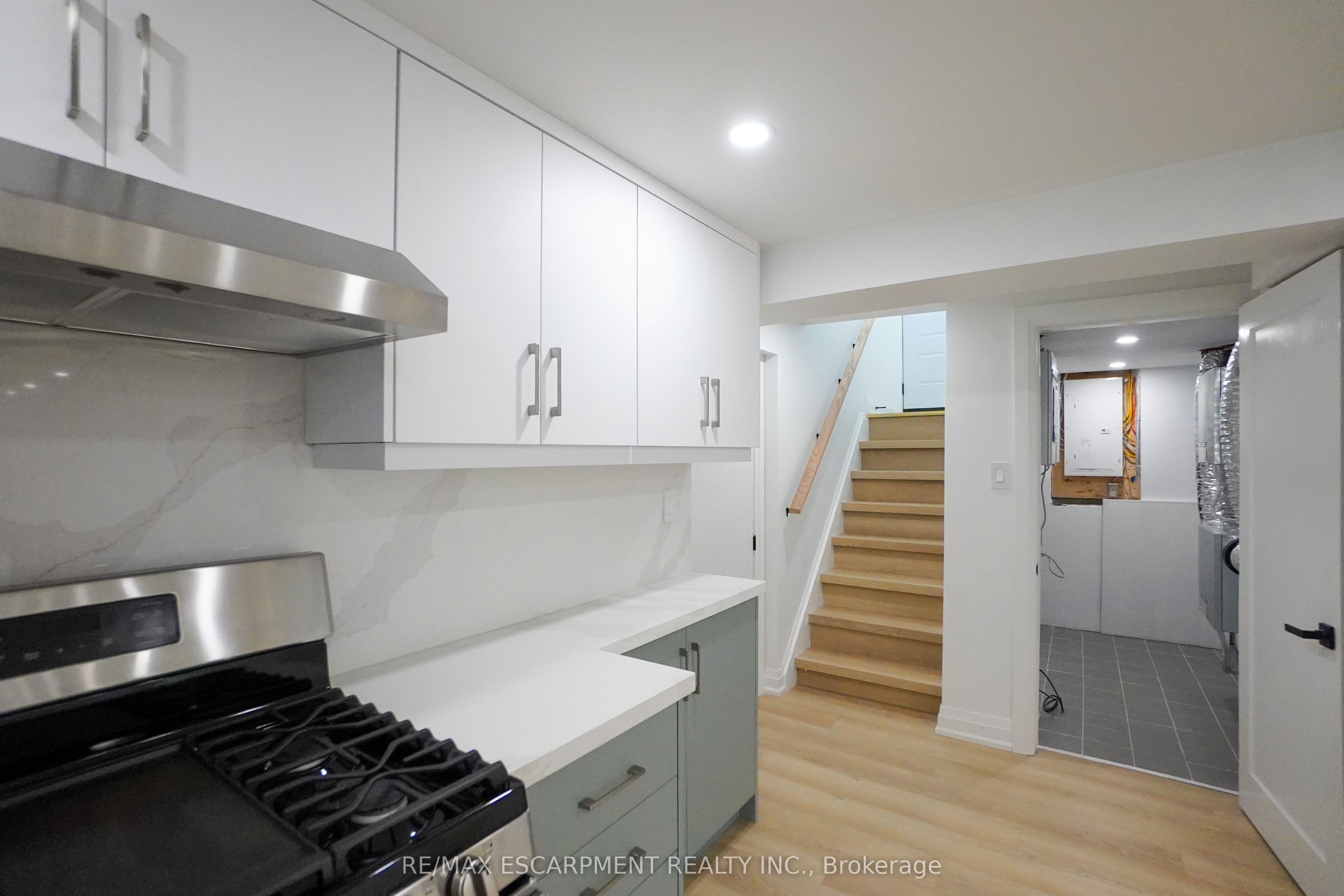 136 Warren Avenue Property Photo 32