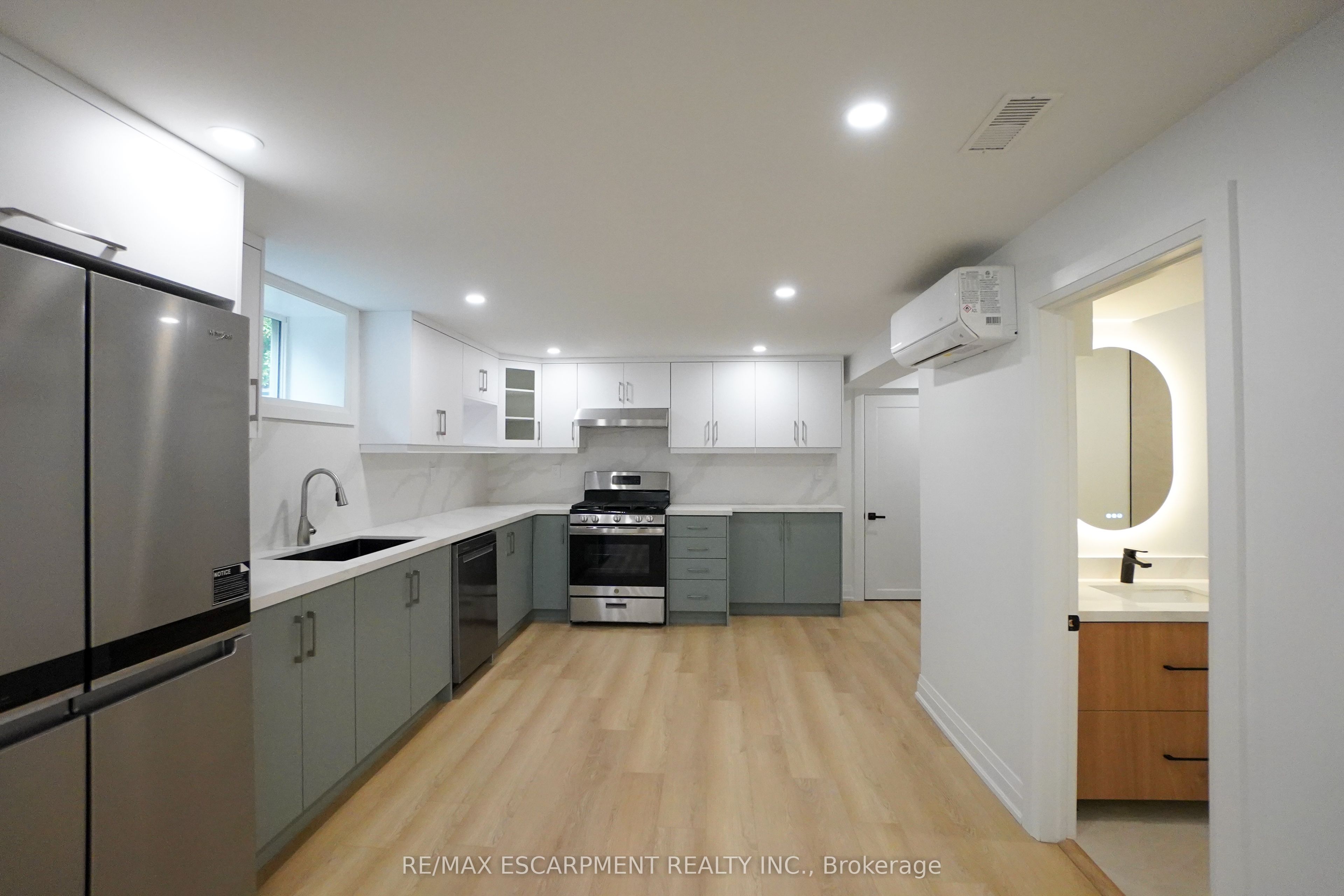 136 Warren Avenue Property Photo 36