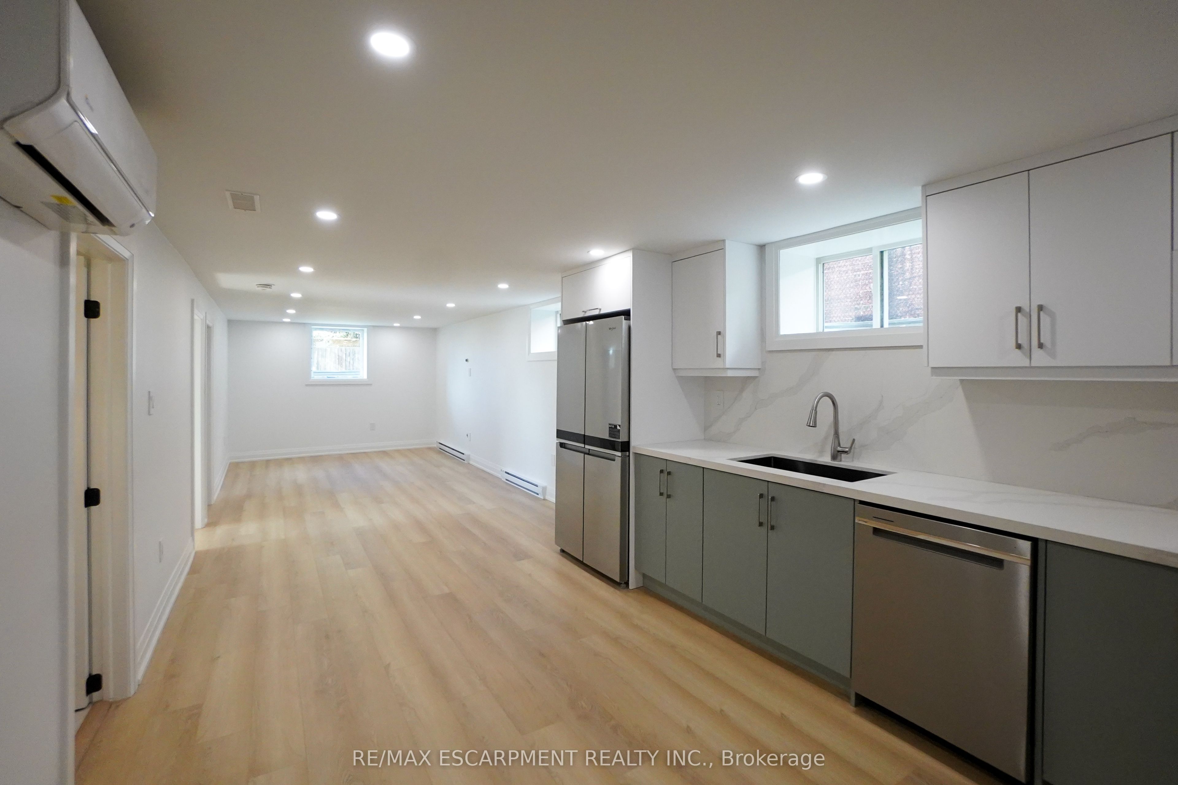 136 Warren Avenue Property Photo 37