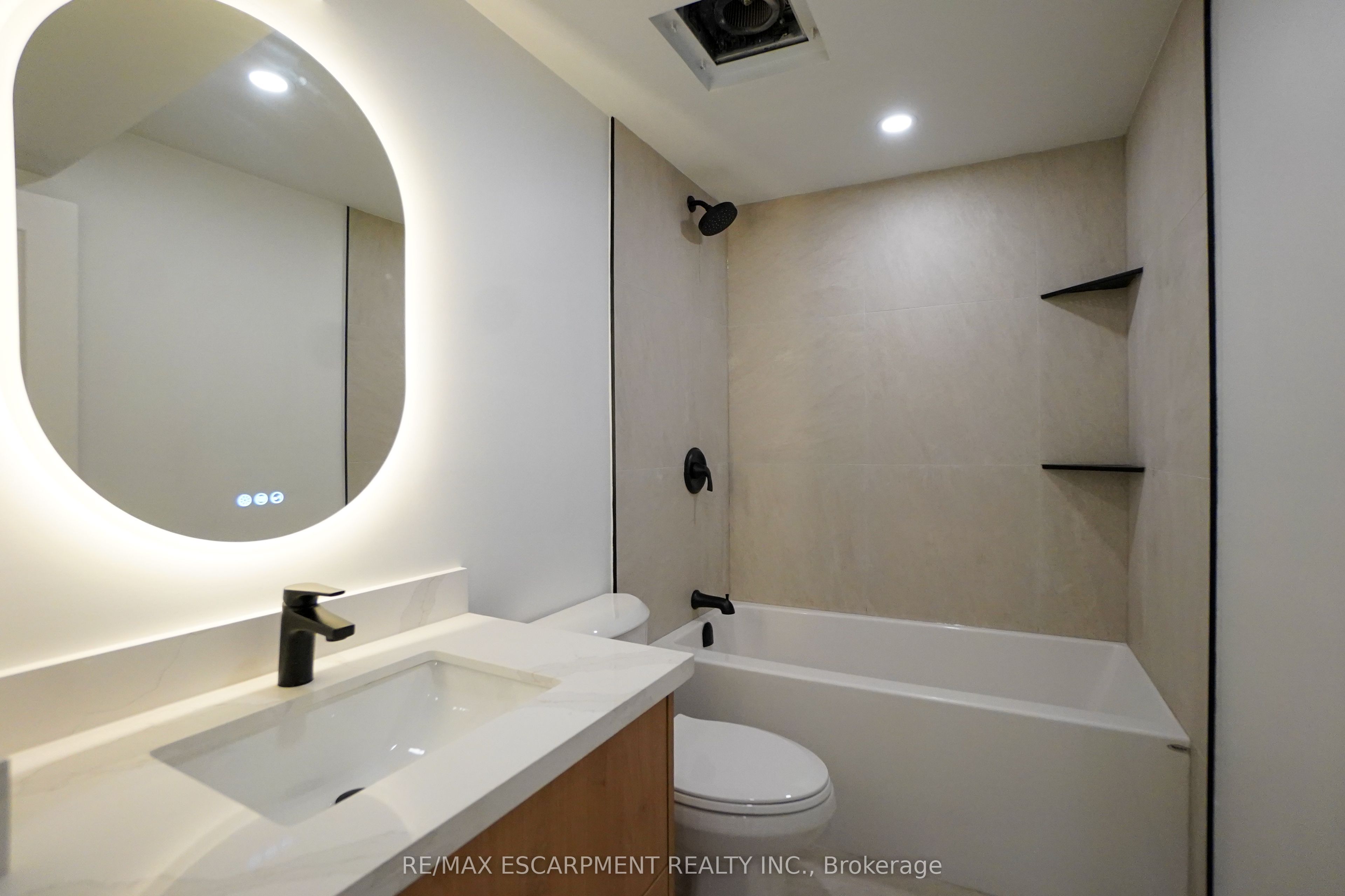 136 Warren Avenue Property Photo 41
