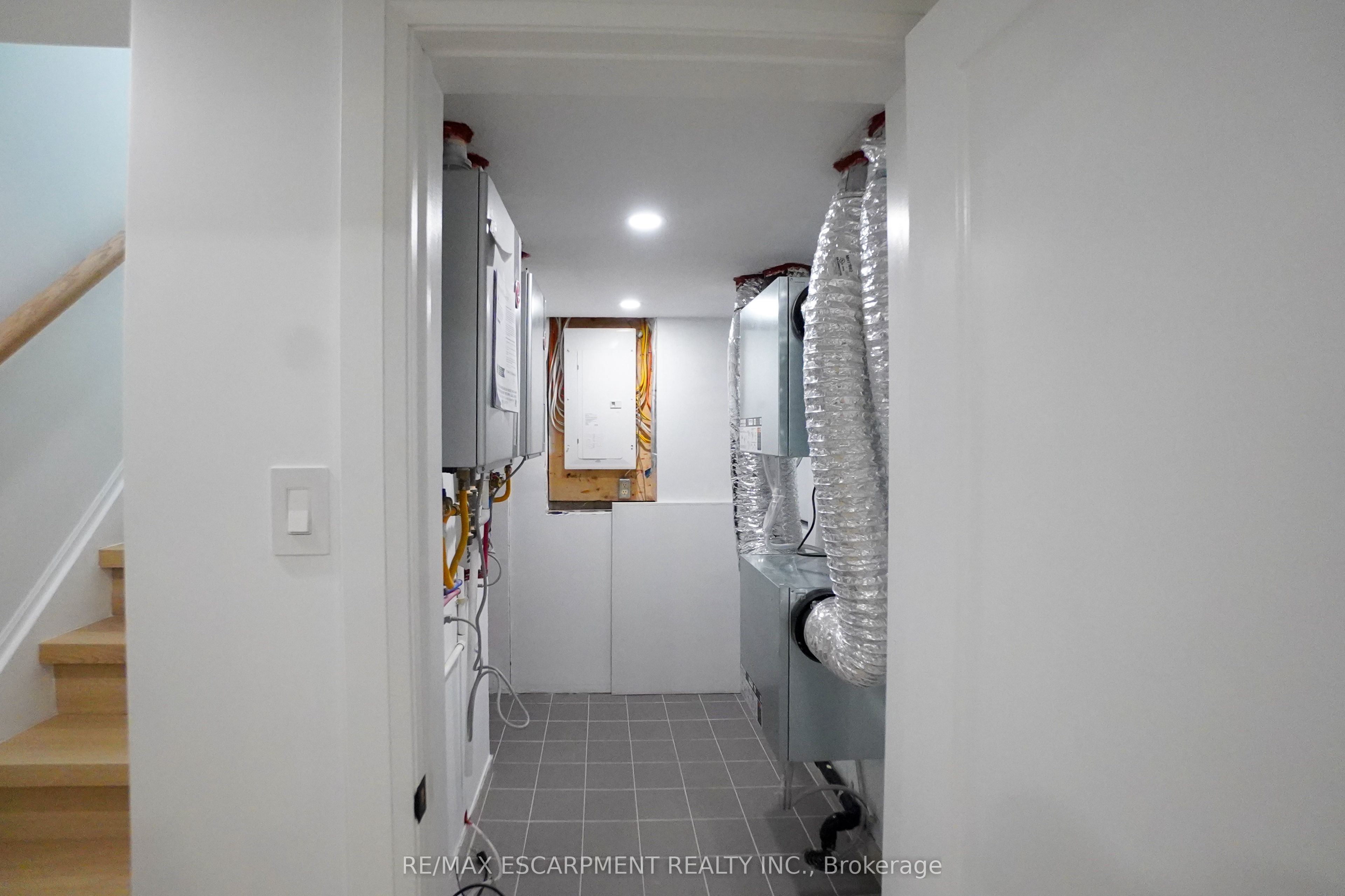 136 Warren Avenue Property Photo 47