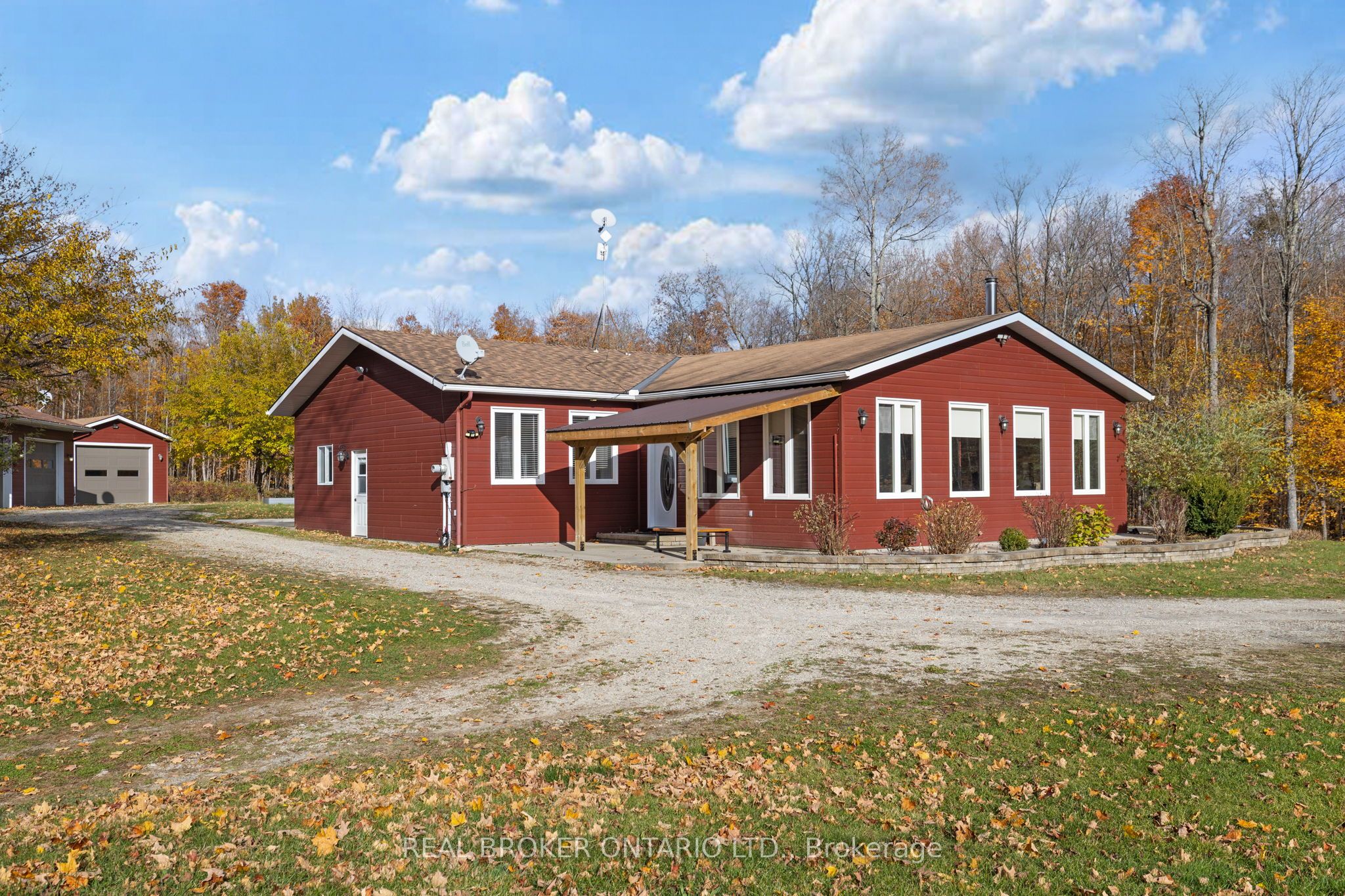 12921 Highway 7 Property Photo 1