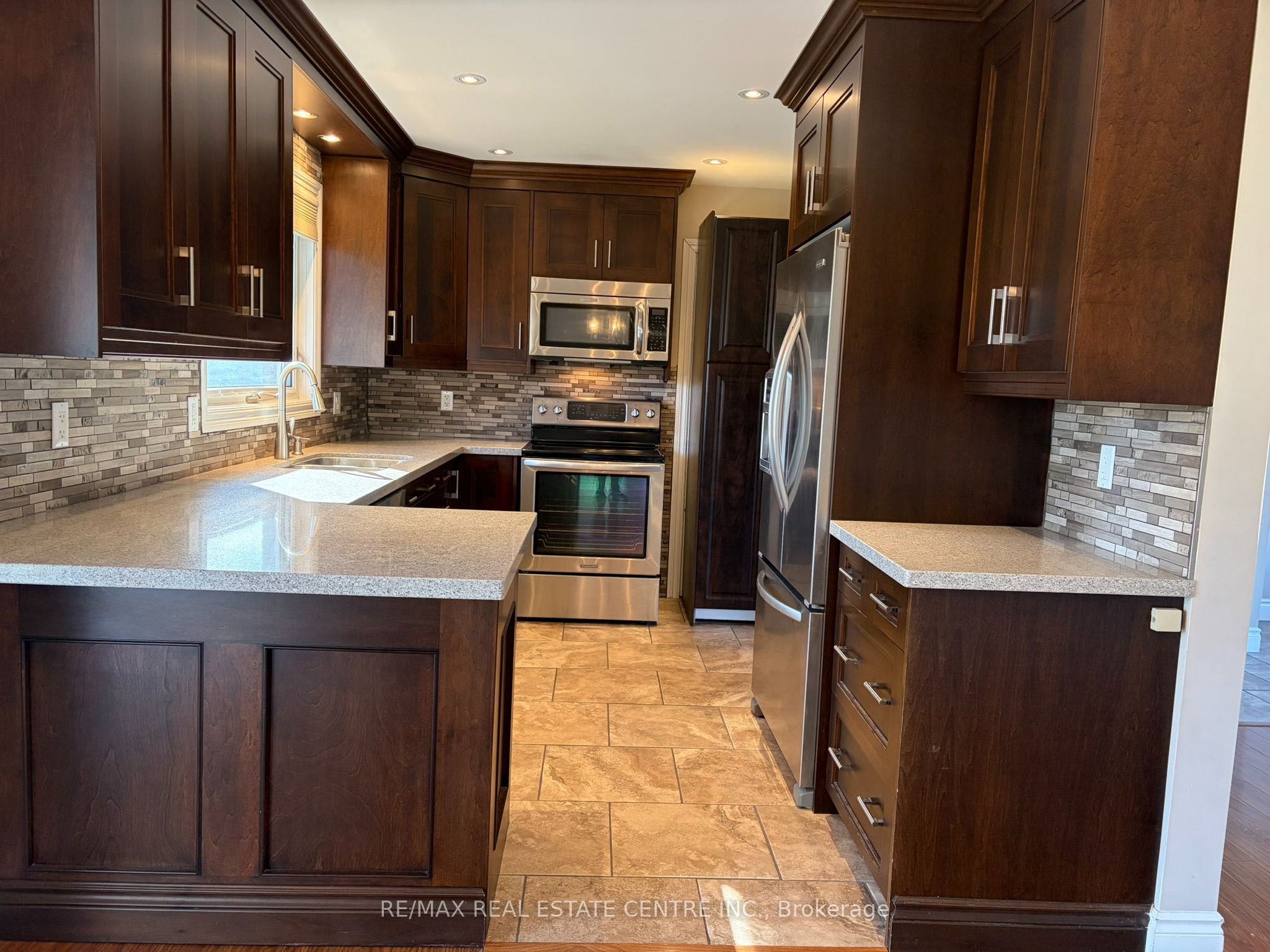 127 Centre Street Property Photo 2