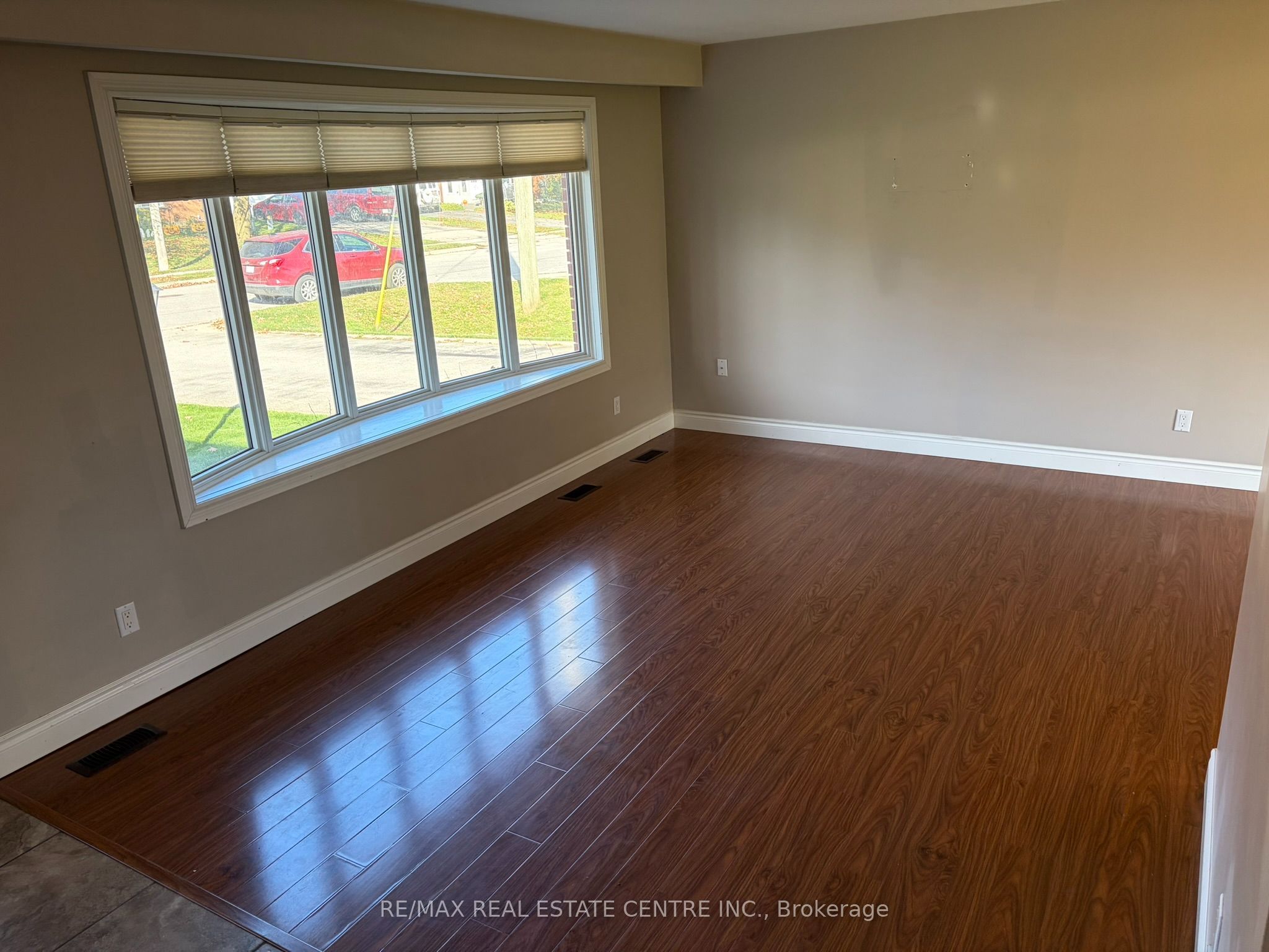 127 Centre Street Property Photo 6