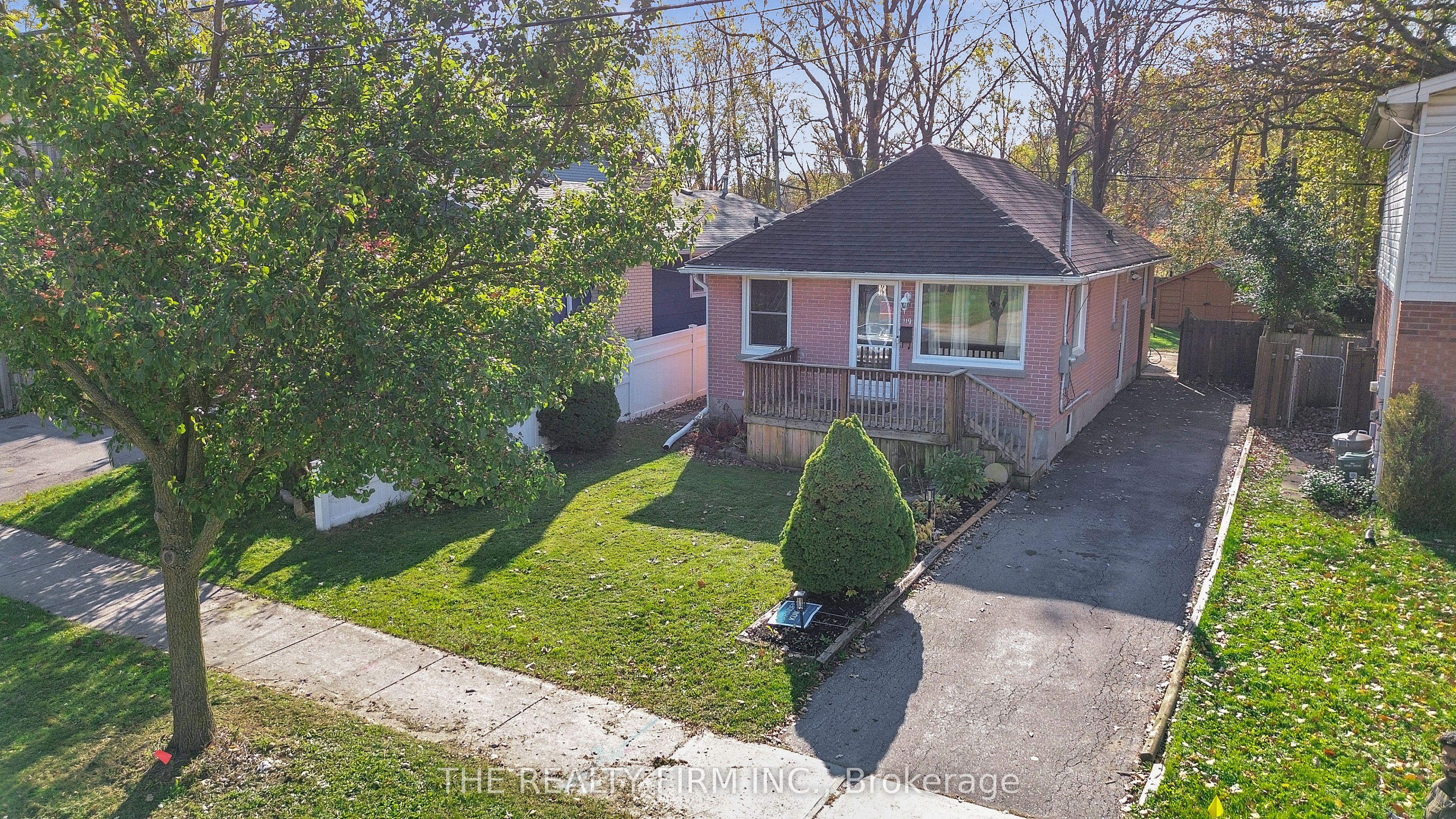 119 Emery Street W Property Photo 5
