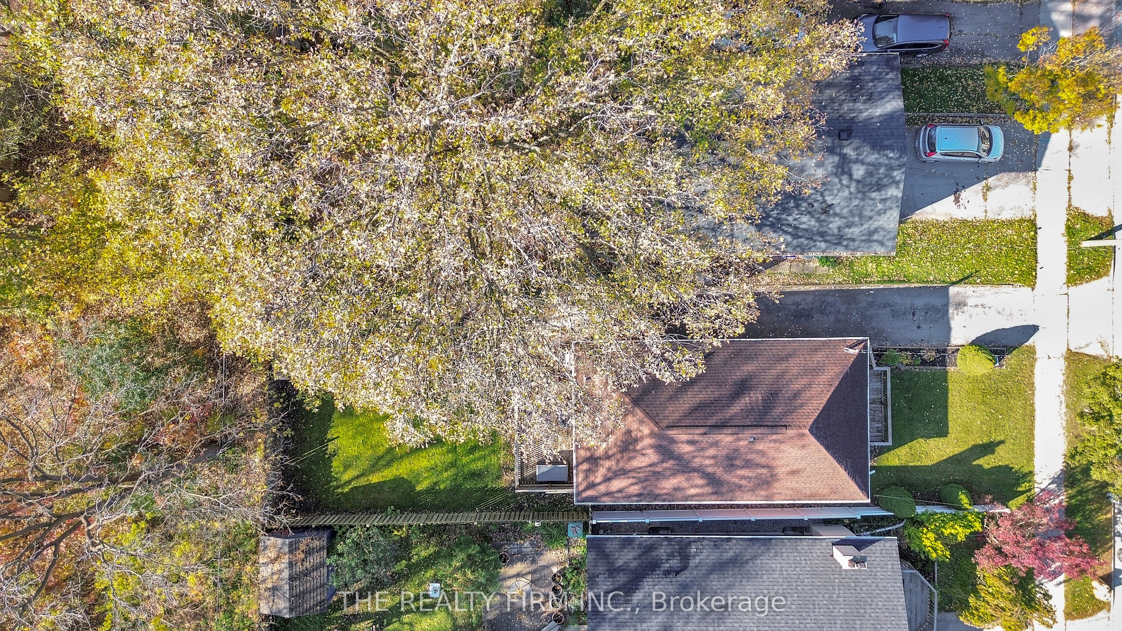 119 Emery Street W Property Photo 7