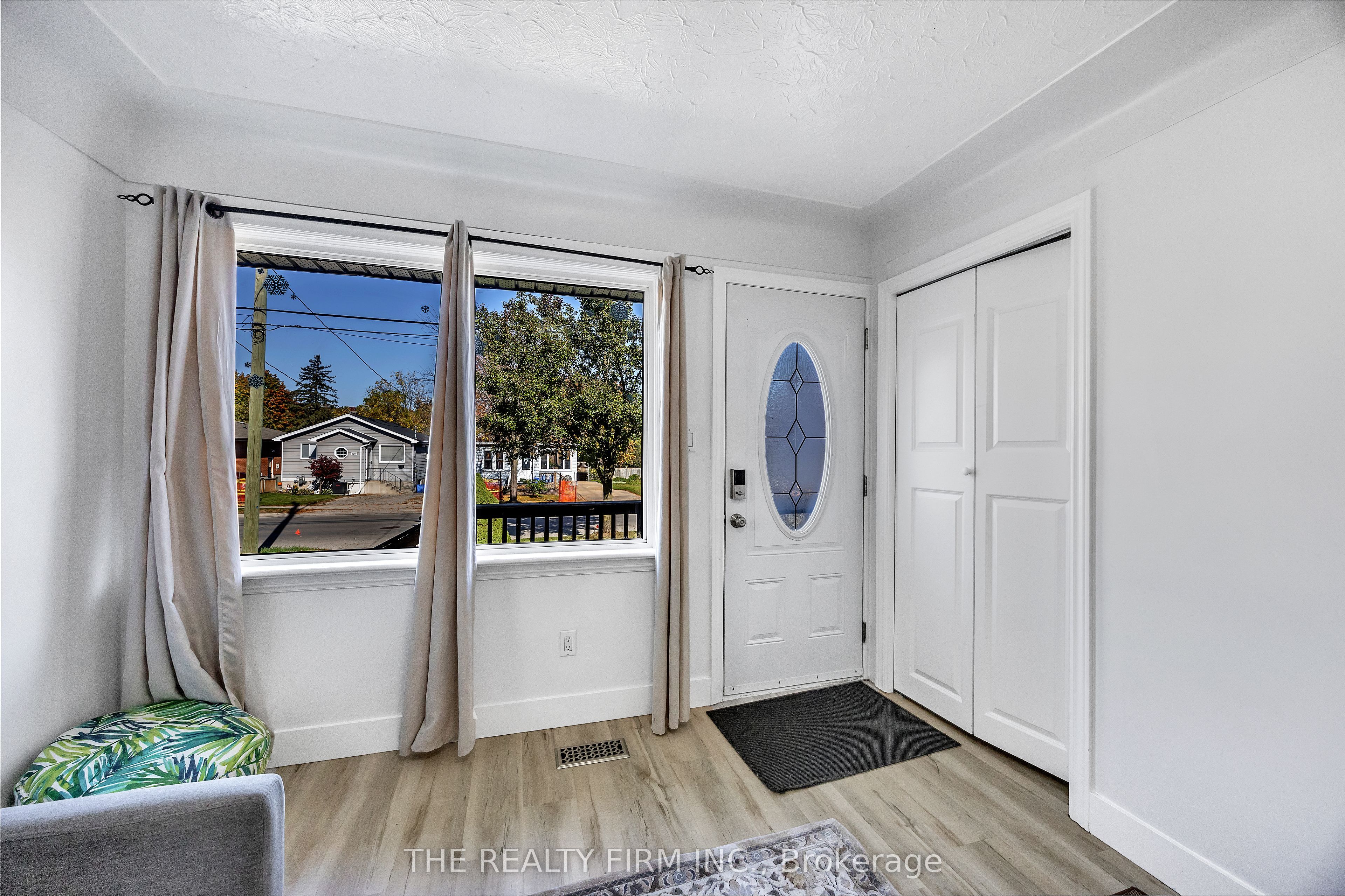 119 Emery Street W Property Photo 11