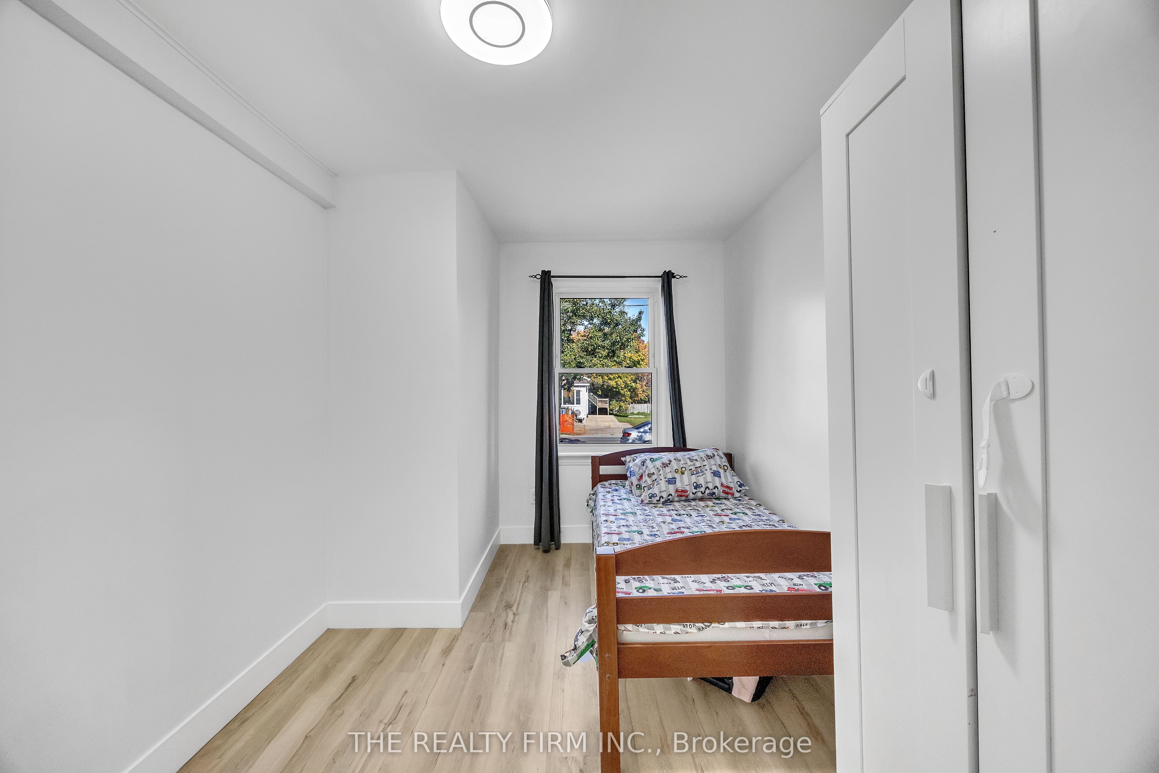 119 Emery Street W Property Photo 16