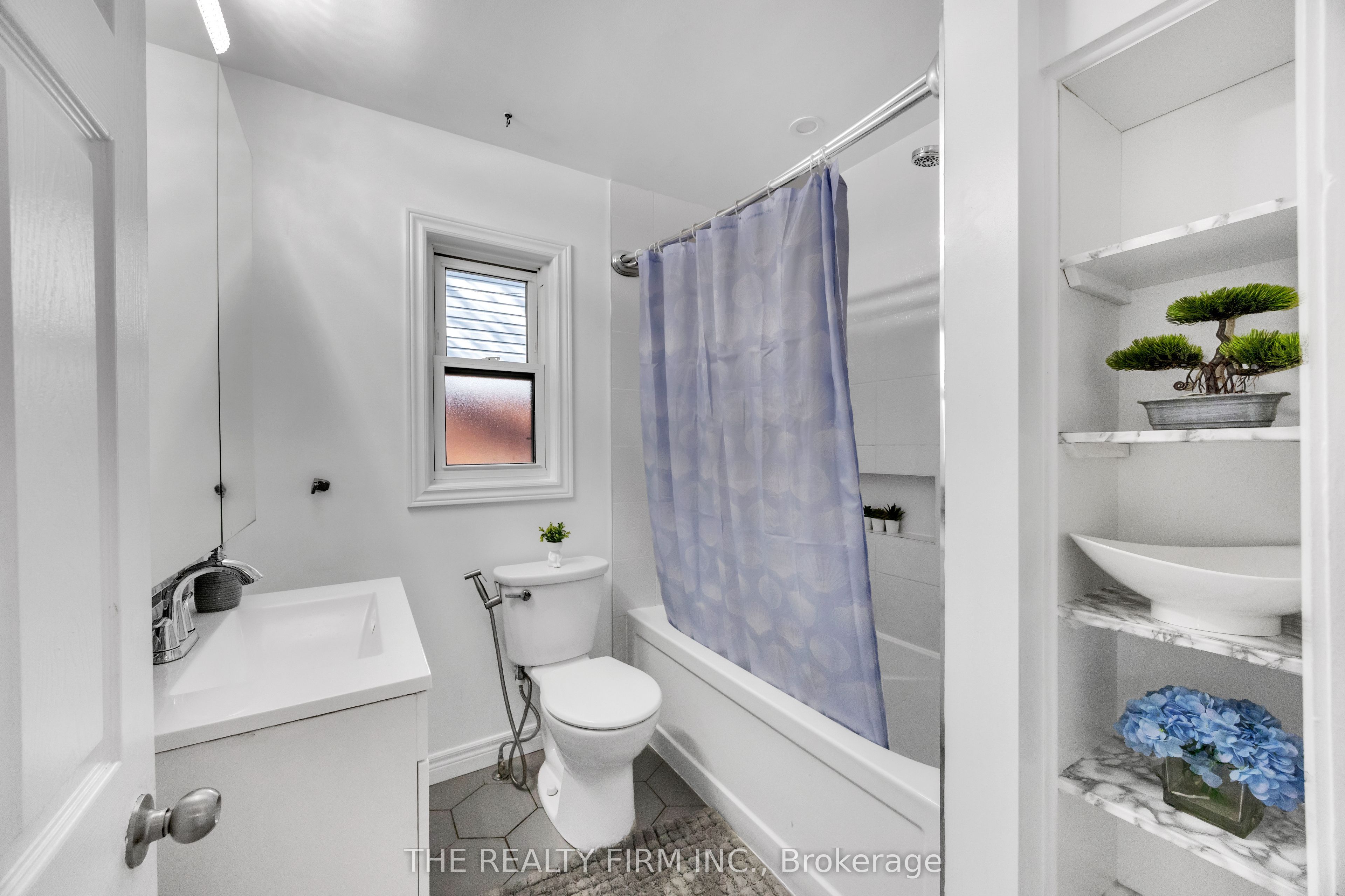 119 Emery Street W Property Photo 20